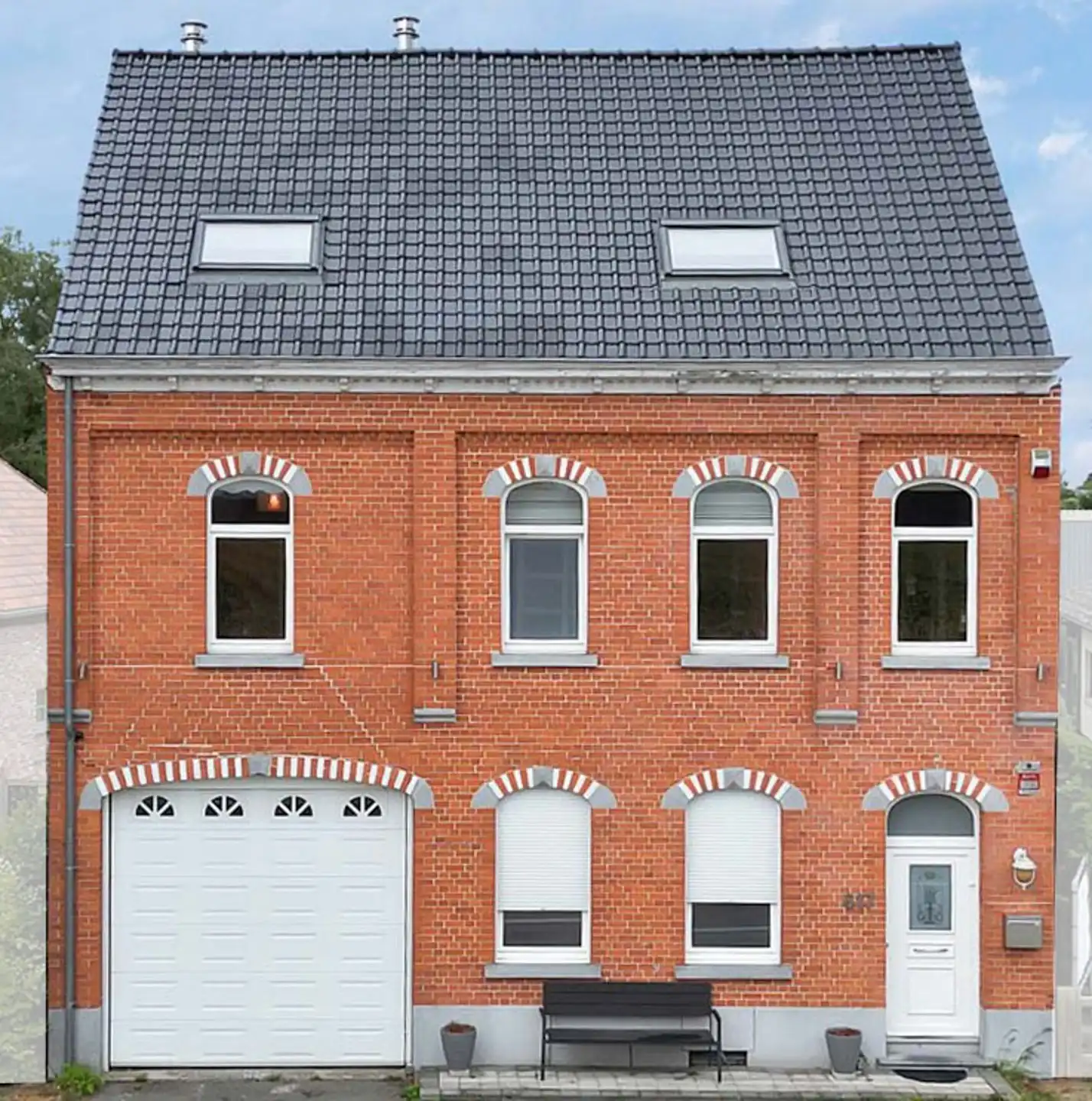 Hoofdfoto van de publicatie: Rustieke woning op strategische ligging