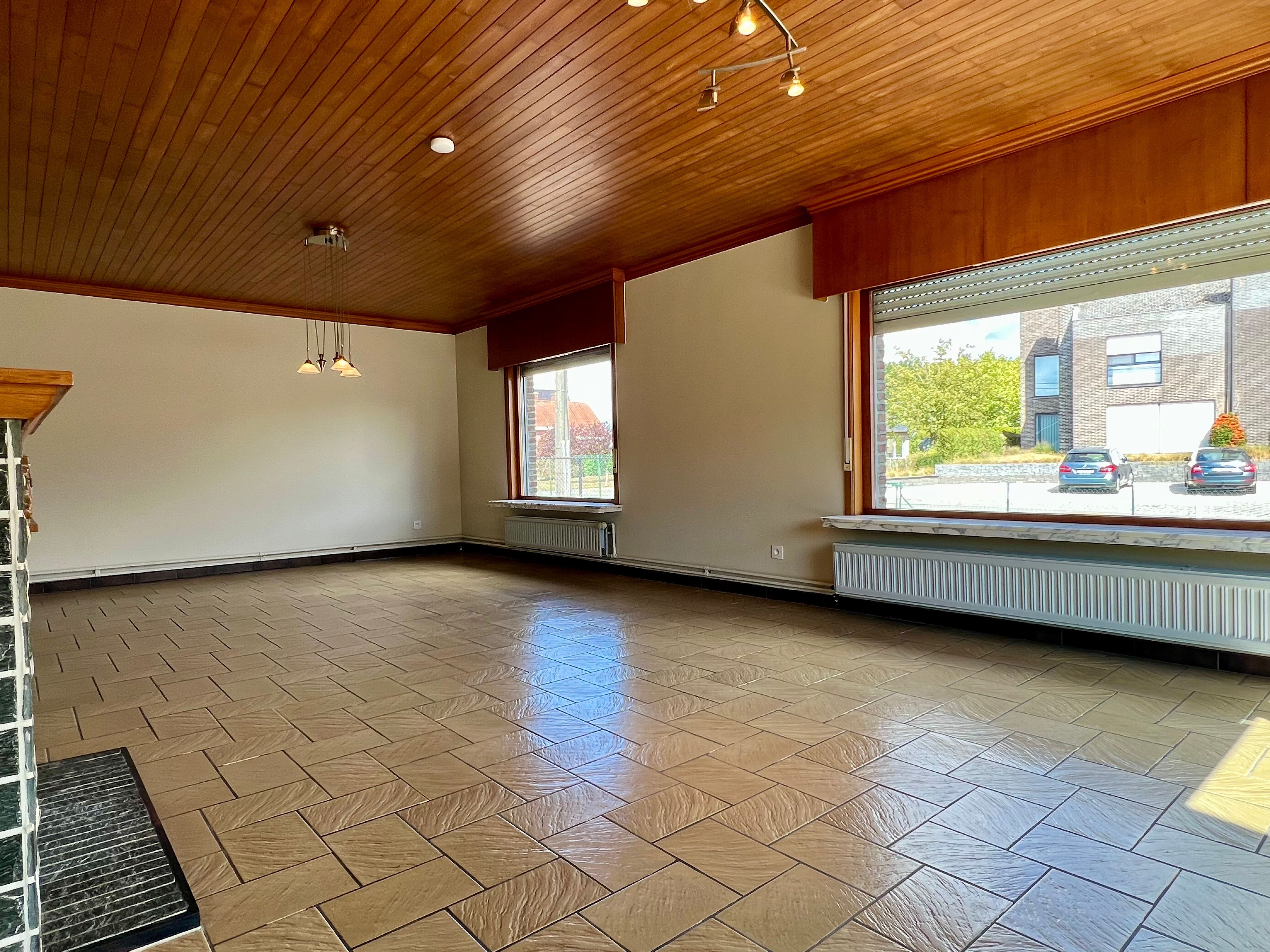 Open bebouwing met 3 slaapkamers en garage foto 4