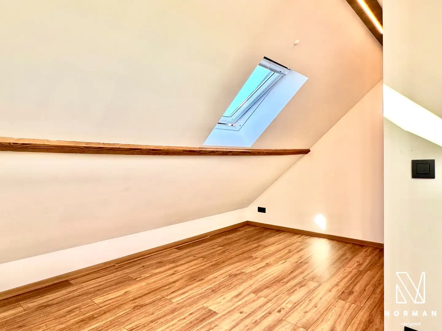 Instapklare, energiezuinige woning met 3 slaapkamers, tuin, garage en uitweg te koop in Kuurne! foto 21