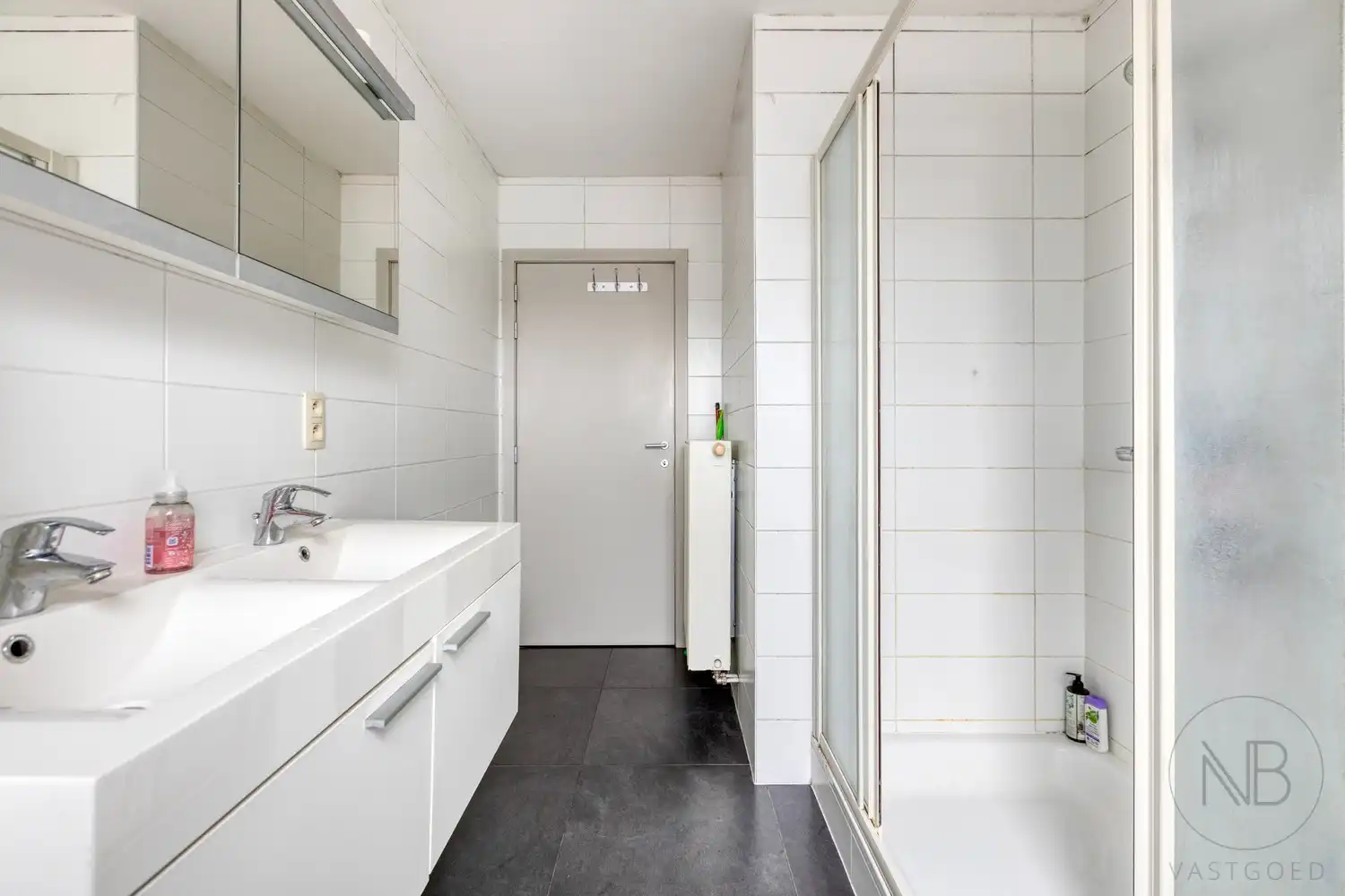 Ruim duplex appartement met 3 slaapkamers en groot terras in hartje Zutendaal foto 17