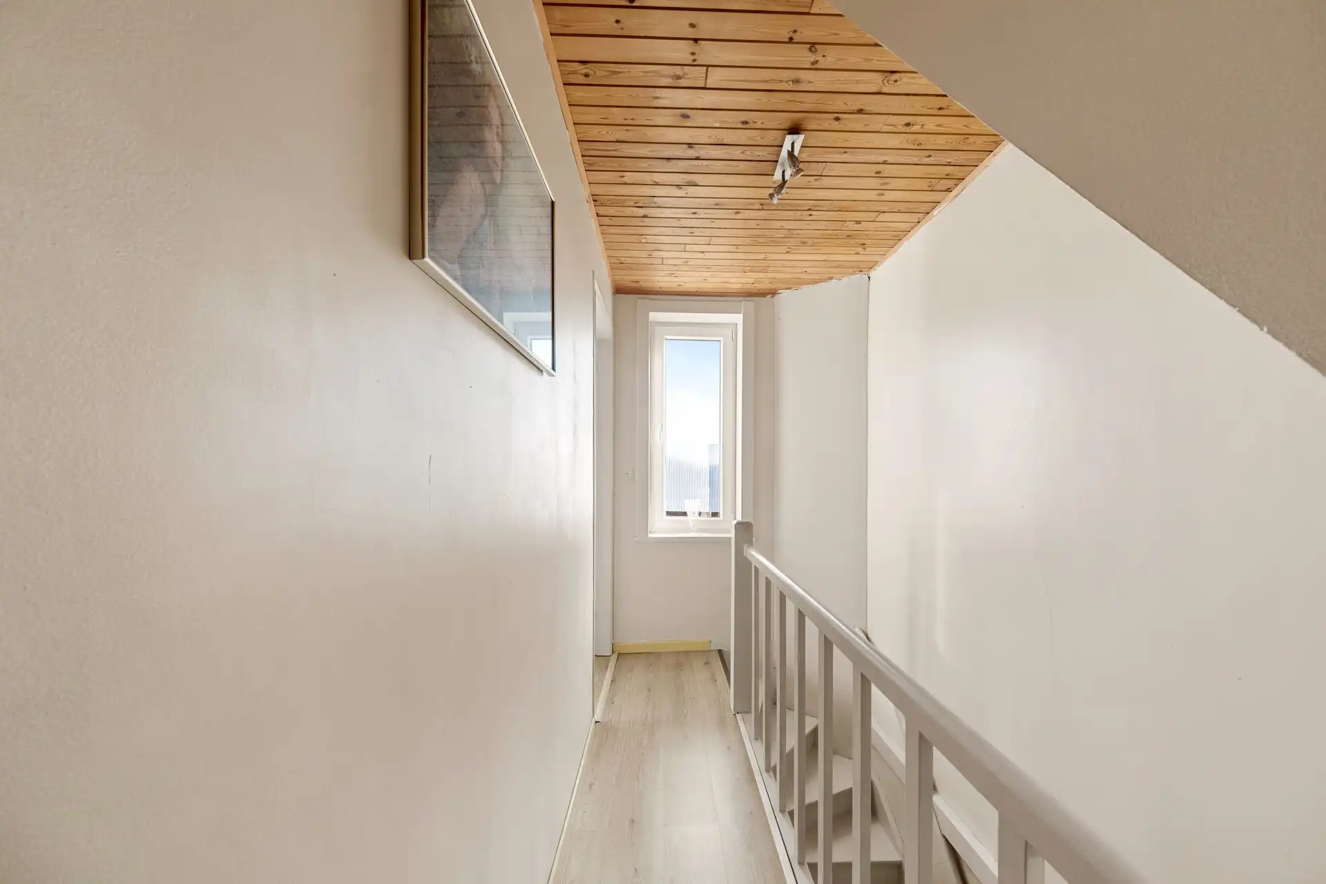 WONING | 3 KAMERS | TUIN | UITWEG MET 2 PARKINGS ACHTERAAN foto 9