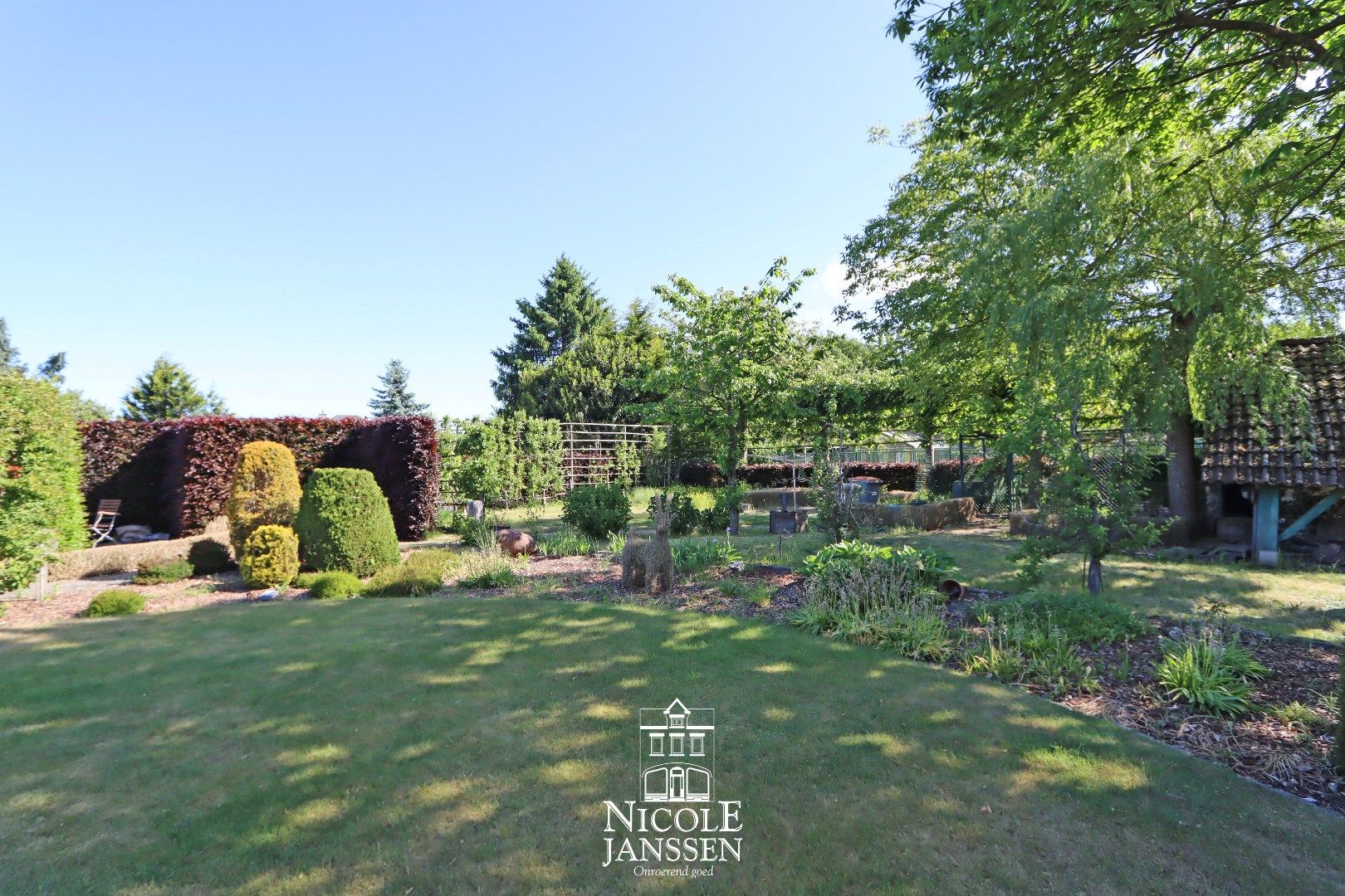 Ruime woning met grote kelder  foto 26