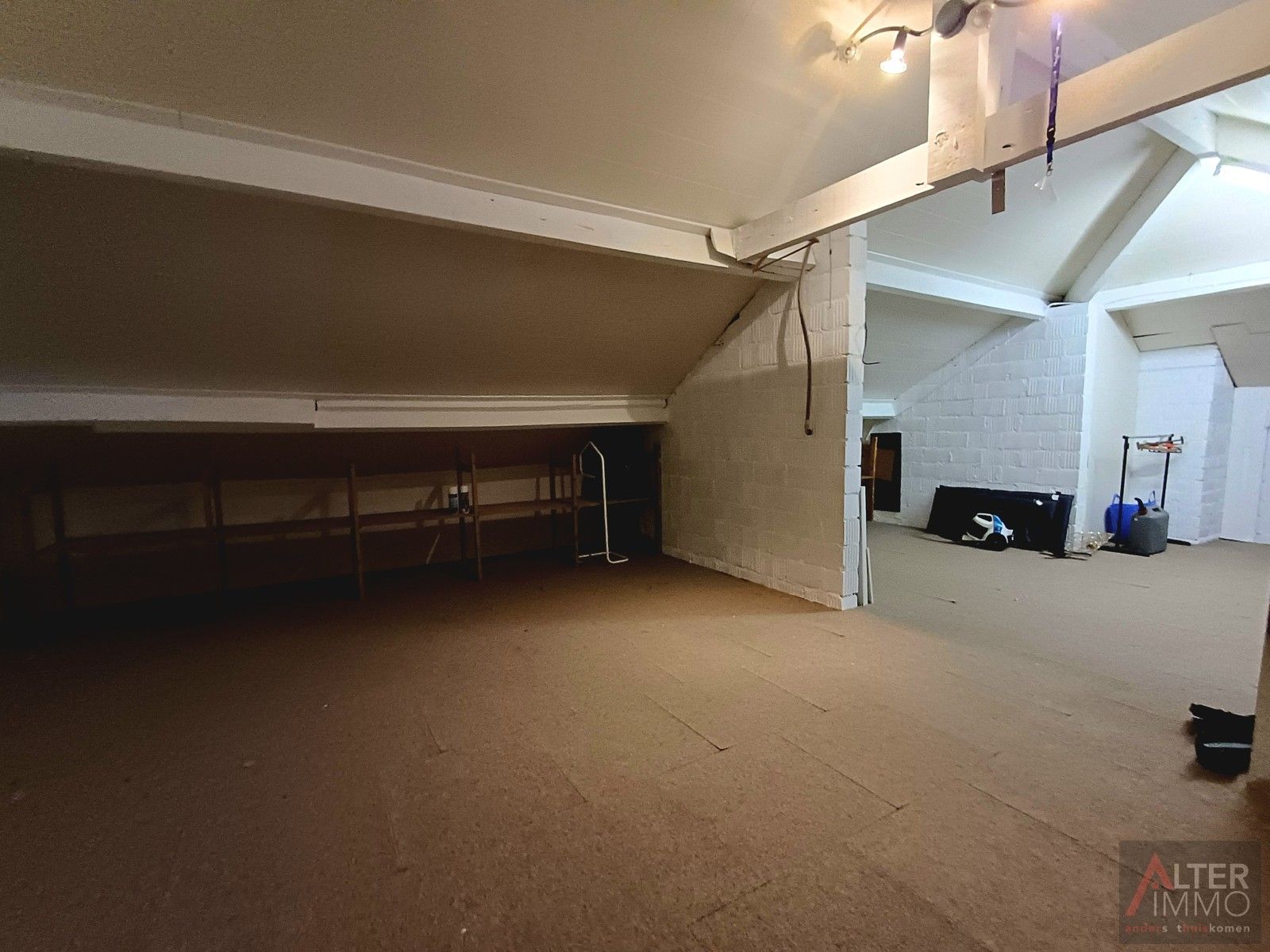 Instapklare woning, 3/4 slpks, ruime zolder en royale garage! foto 25