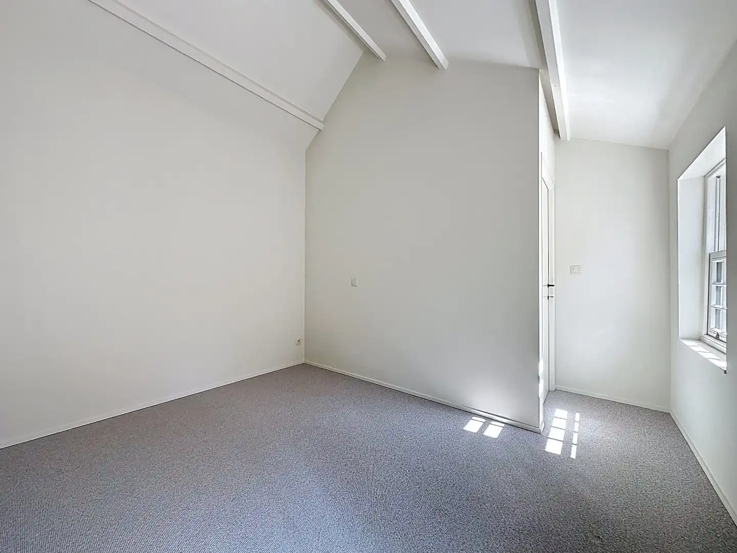 Sfeervolle en luxe tussenwoning in Zuidzande met vrij zicht over de velden foto 27