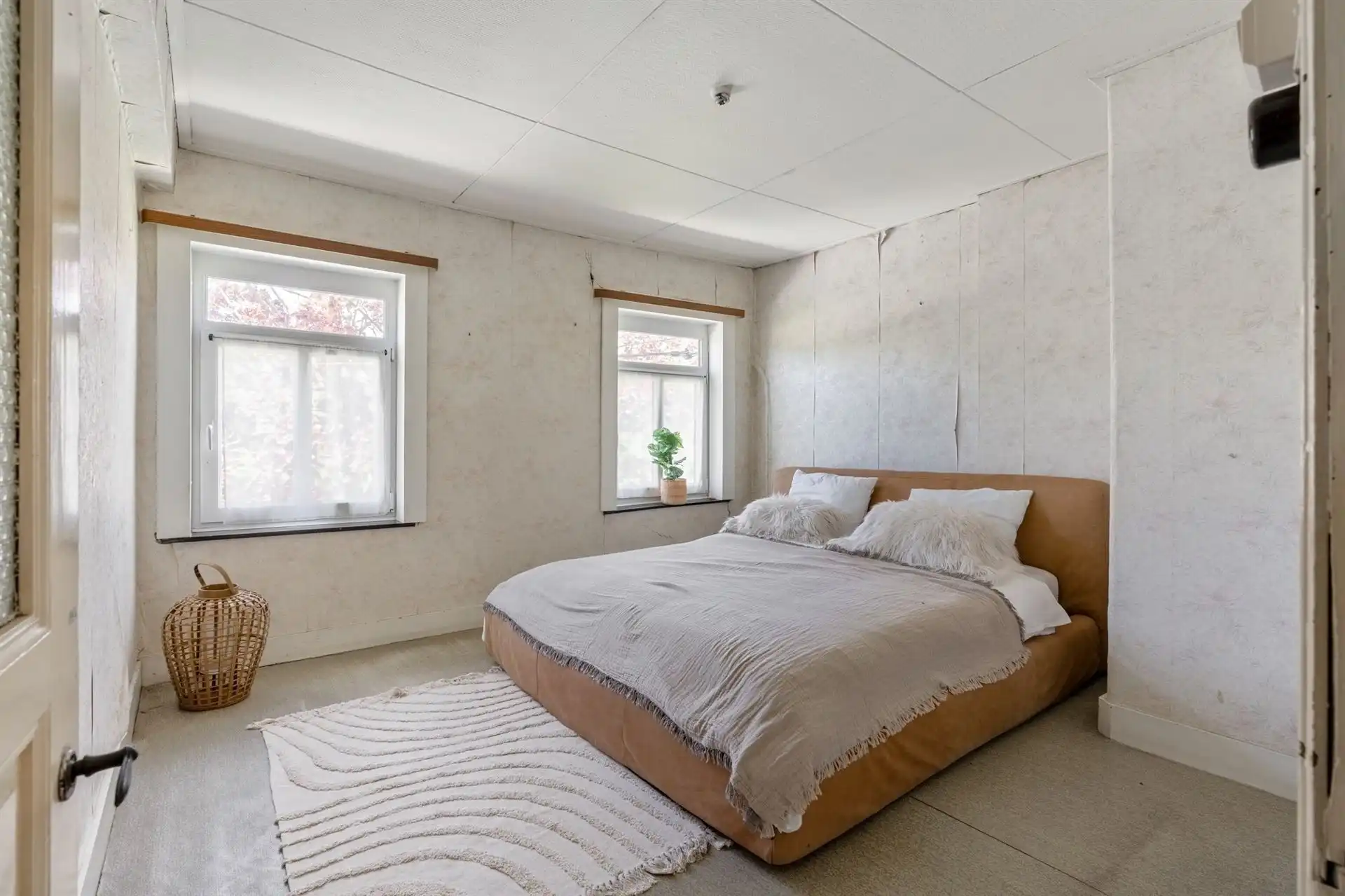 Te renoveren vierkantshoeve met achterliggende grond. foto 19