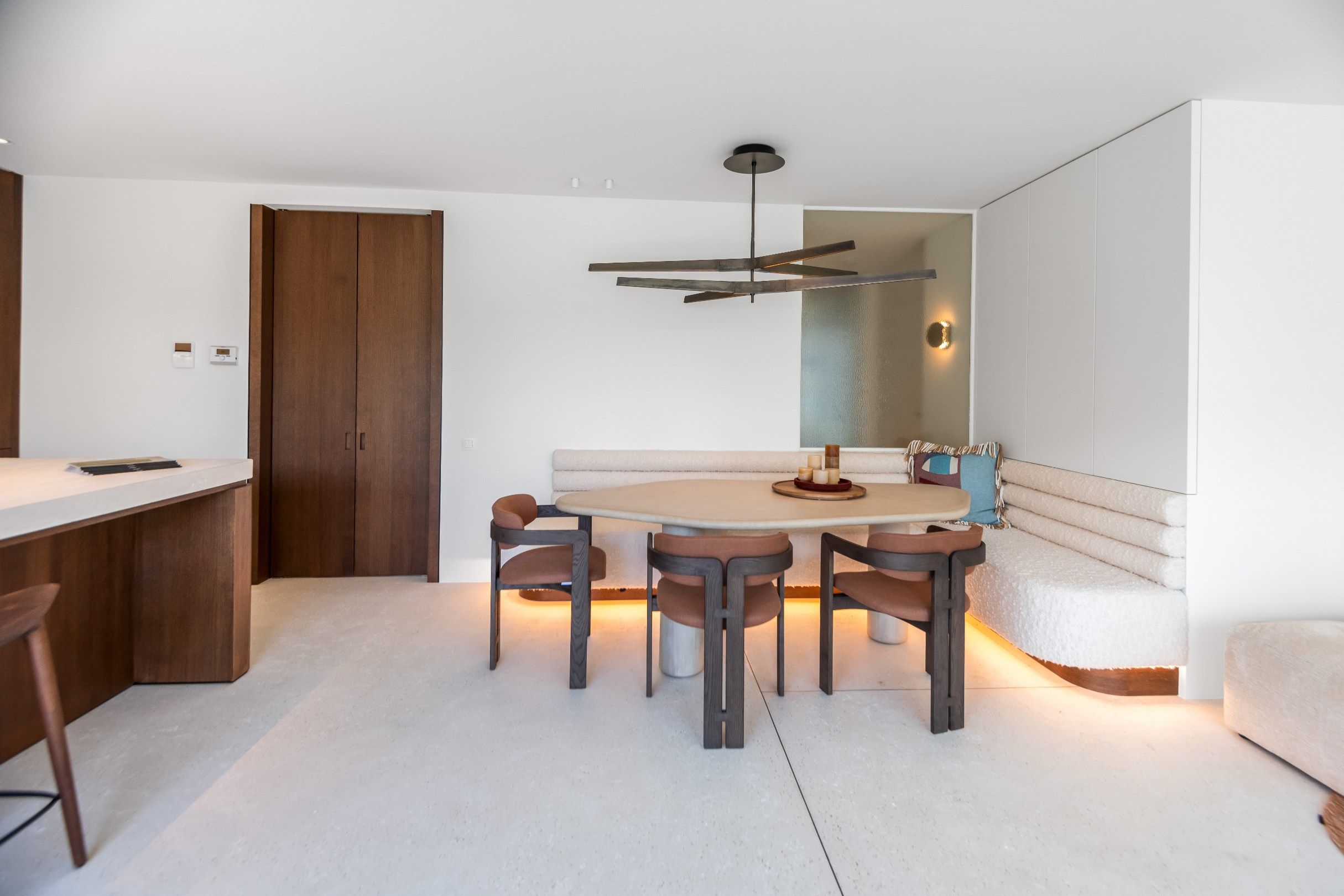 Luxueus nieuwbouwappartement met een uitzonderlijke afwerking gelegen in de Van Bunnenlaan.  foto 9