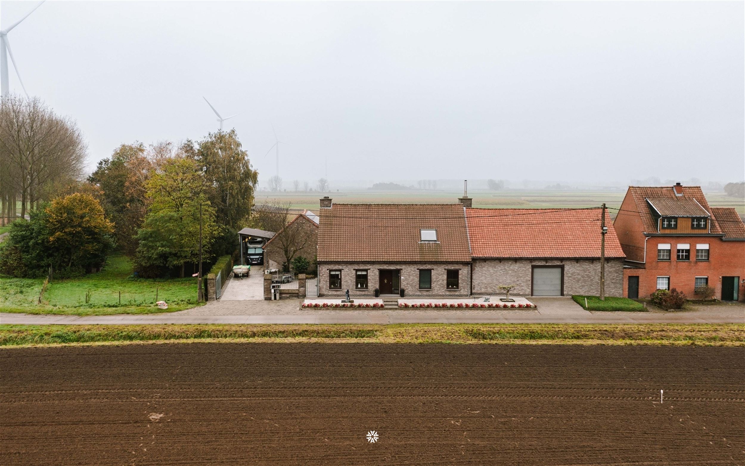 Ontdek deze landelijk gelegen woning te Vrasene foto 1