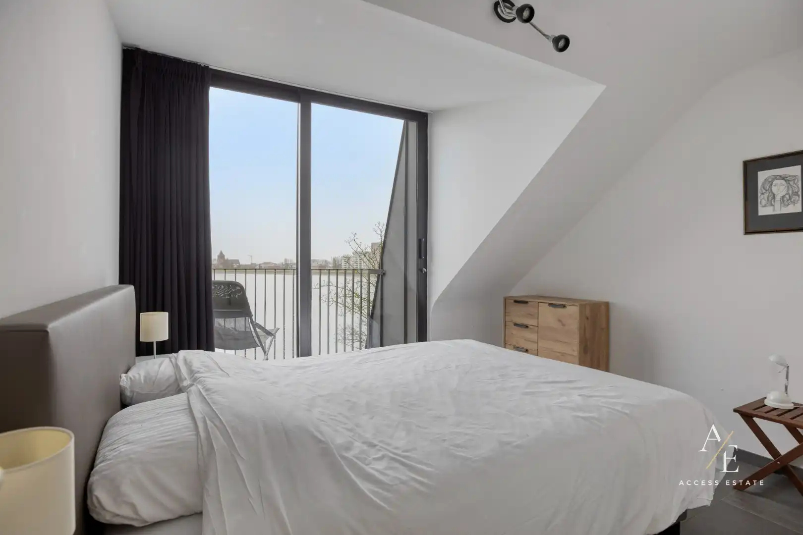 OOSTENDE _ Uniek duplexappartement met wateruitzicht aan de Spuikom foto 5