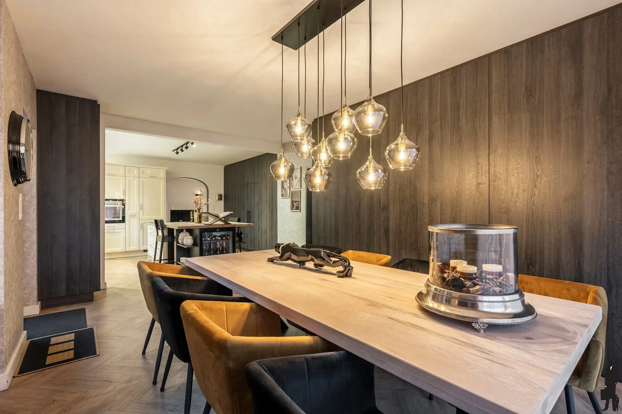 Unieke praktijkruimte met ruime villa, buitenzwembad in grensstreek foto 24