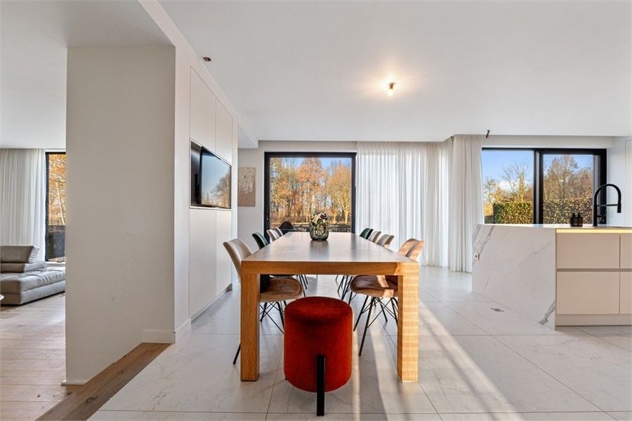 MAGNIFIEKE OPEN BEBOUWING MET GROOT ZWEMBAD EN 400M² AAN BEWOONBARE OPPERVLAKTE IN HET GEZELLIGE WELLEN foto 15