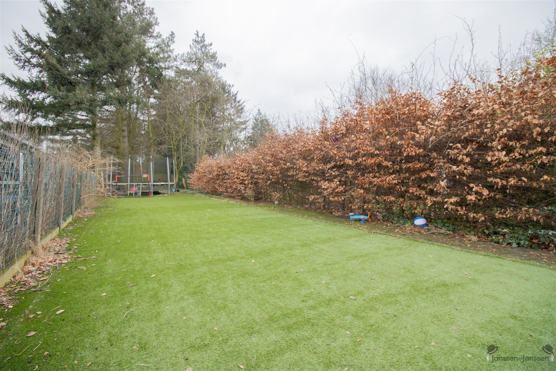 Recent gerenoveerde woning met 4 slaapkamers op 580 m².  foto 20
