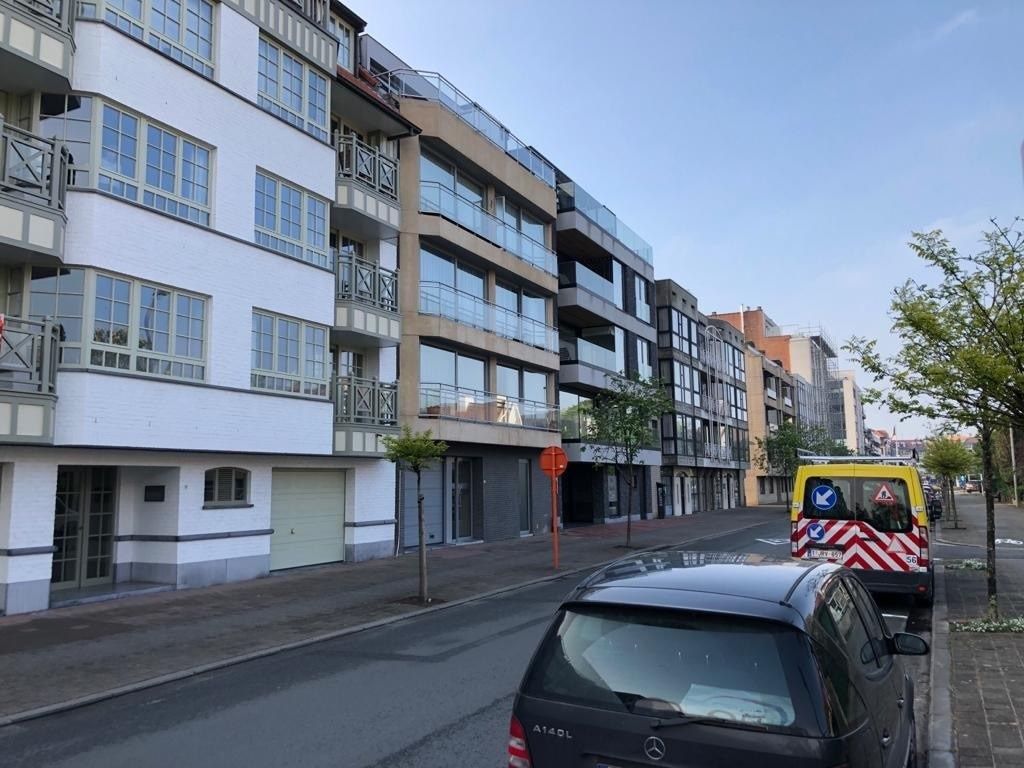 Ruim woonappartement (165m²) met groen zicht op de villa's van het Zoute, gelegen in het centrum van Knokke foto 19