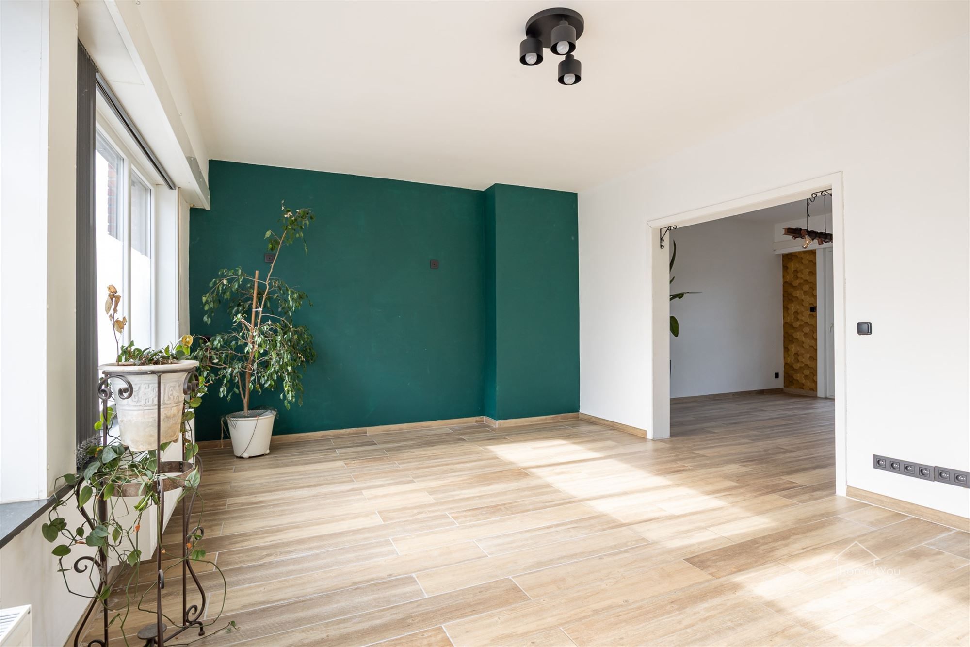 HOB met 4 slaapkamers en 2 badkamers foto 2