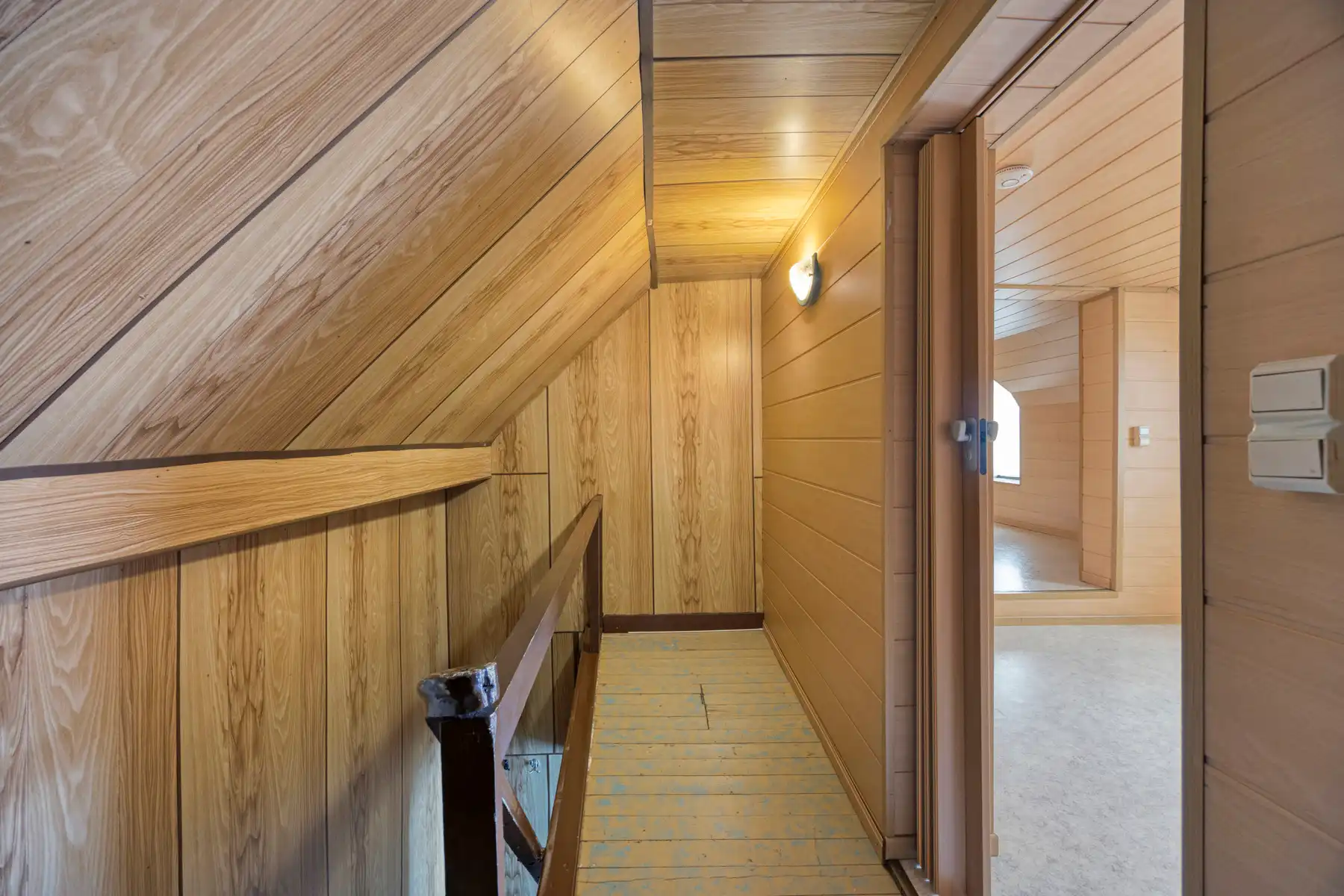 Charmante te renoveren woning met tuin foto 11