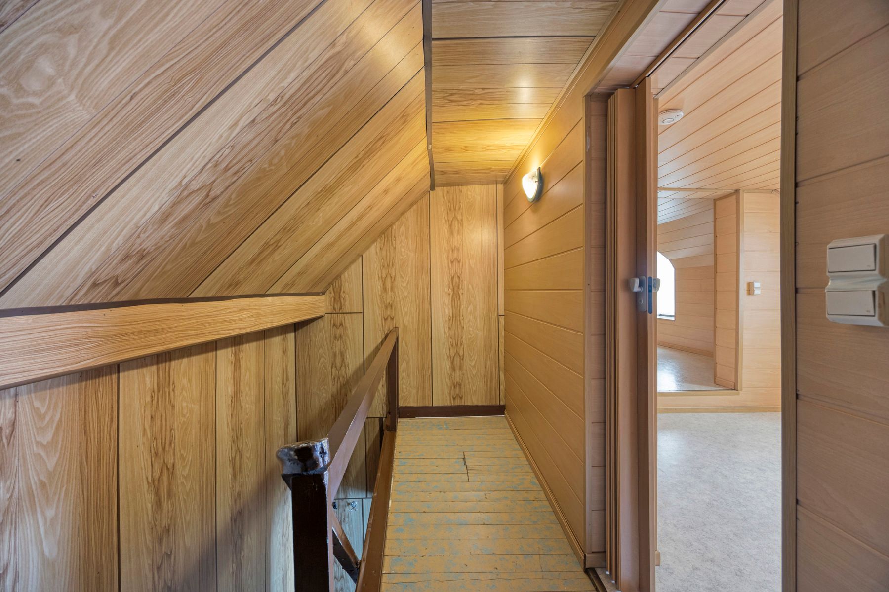 Charmante te renoveren woning met tuin foto 11