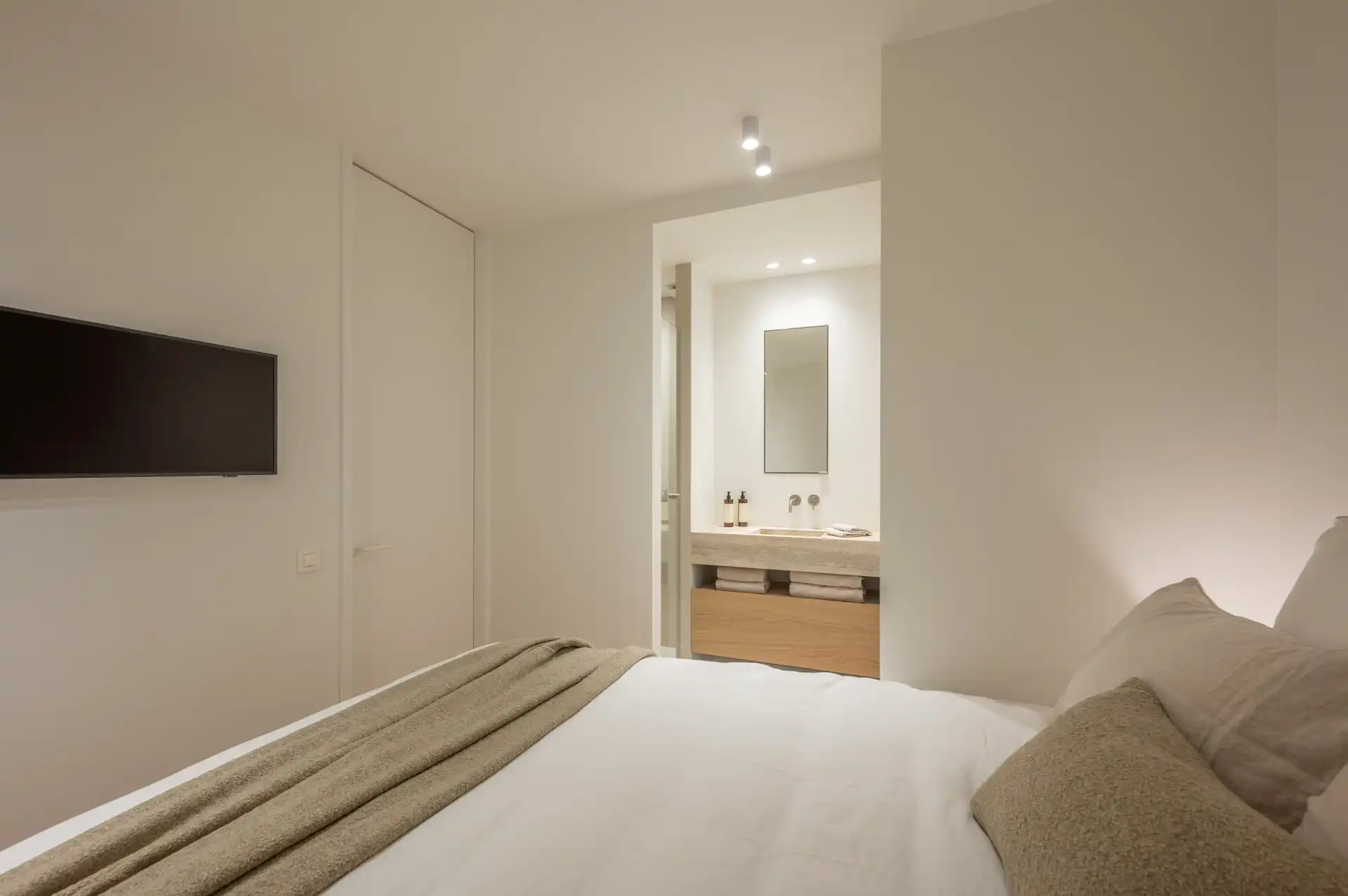 Prachtig gerenoveerd appartement met zuidwesten oriëntatie gelegen in het centrum van Knokke, vlakbij de Dumortierlaan foto 26