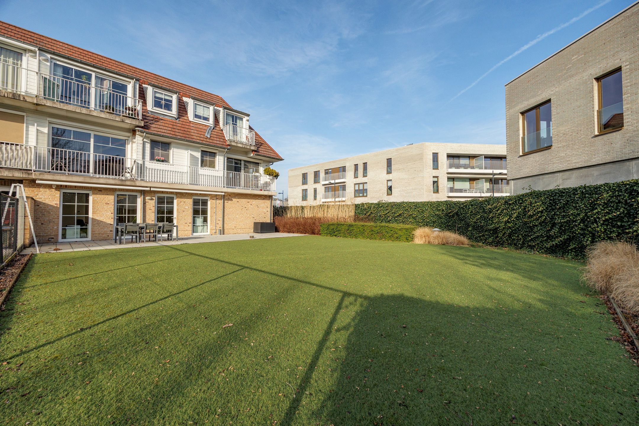 Kantoor 95 m² + tuin en 2 autostaanplaatsen op top locatie foto 4