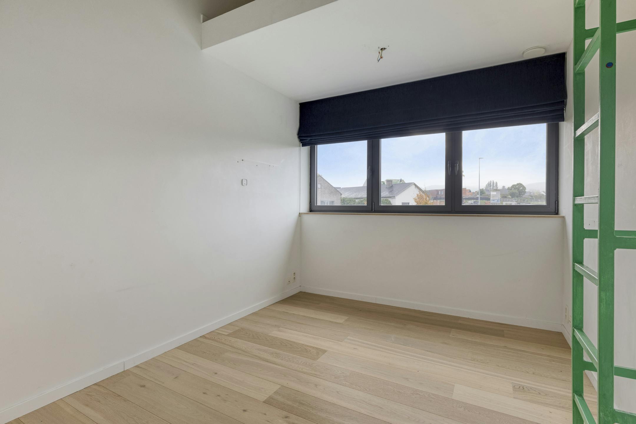 Instapklaar huis met 4 slaapkamers en ruime tuin in Kluisbergen foto 12