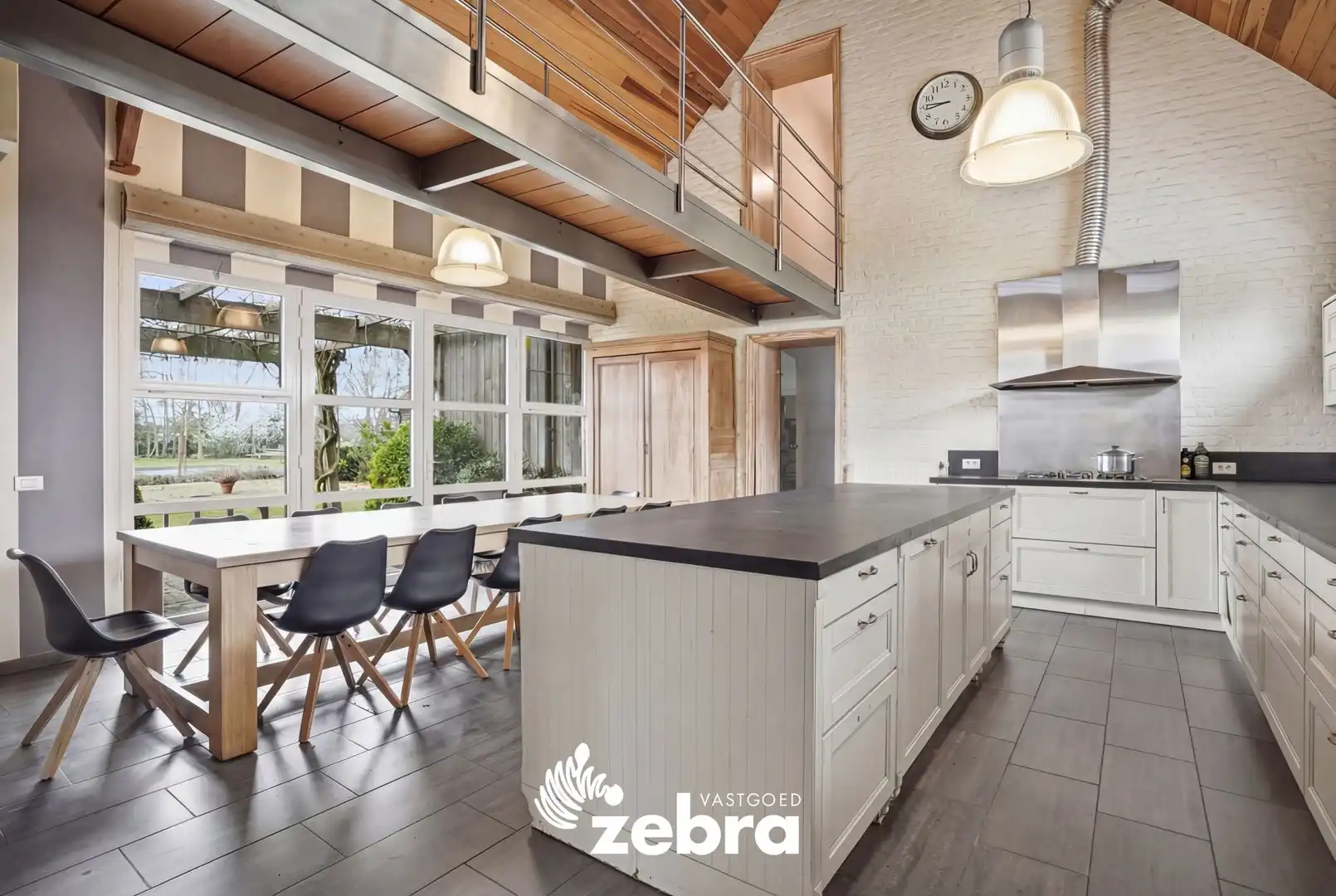 Ruime villa op een prachtig perceel van 11.110m² in groene omgeving! foto 17