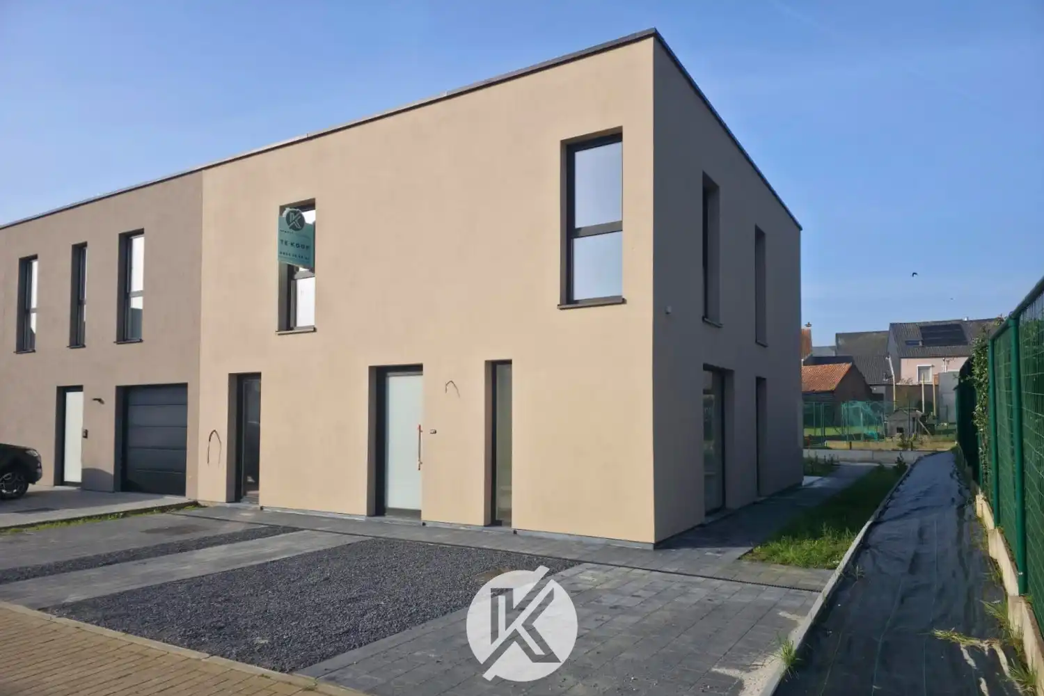 Duurzame, halfopen nieuwwbouwoning nabij centrum Herzele foto 3