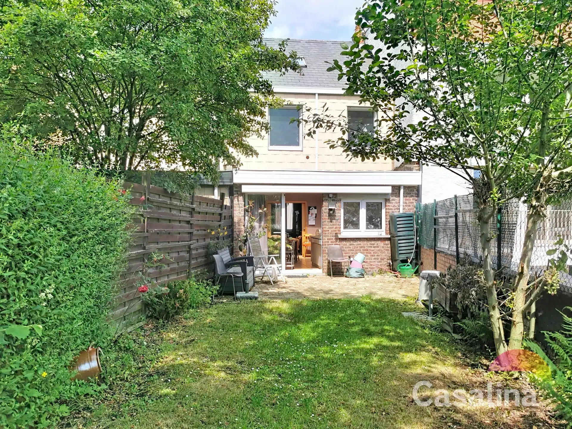 Bel-etagewoning met garage en tuin om op te frissen foto 20