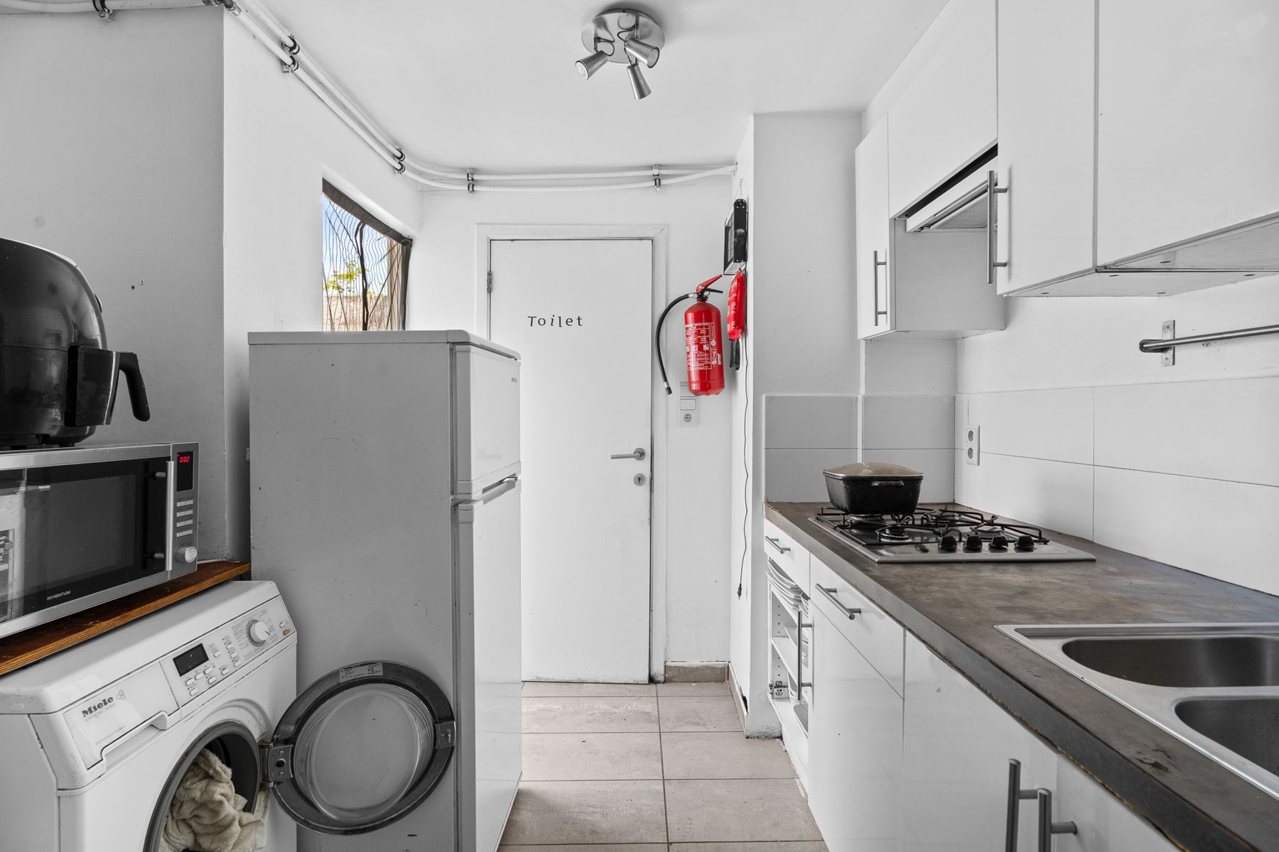 Investering of starterswoning met renovatiepotentieel foto 5