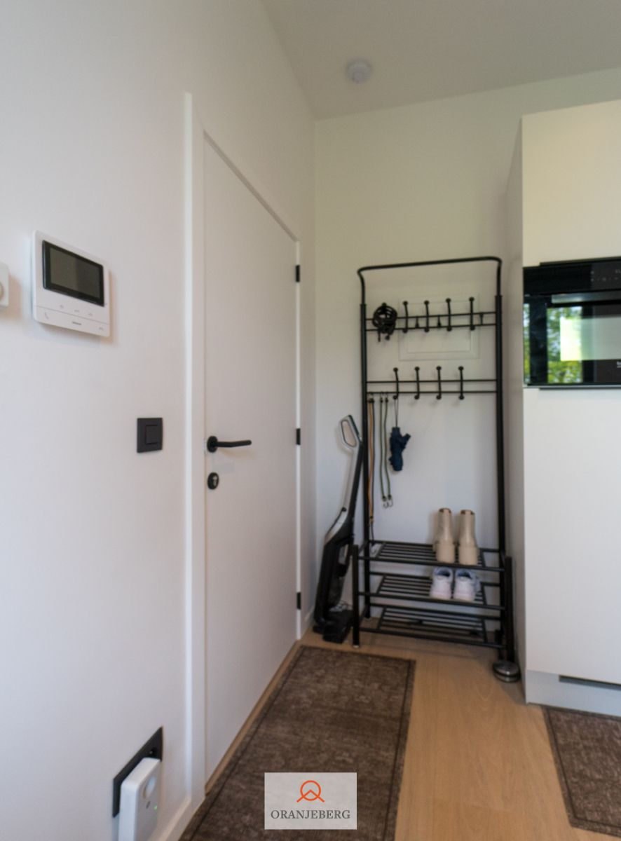 Gemeubelde studio op schitterende locatie! foto 15