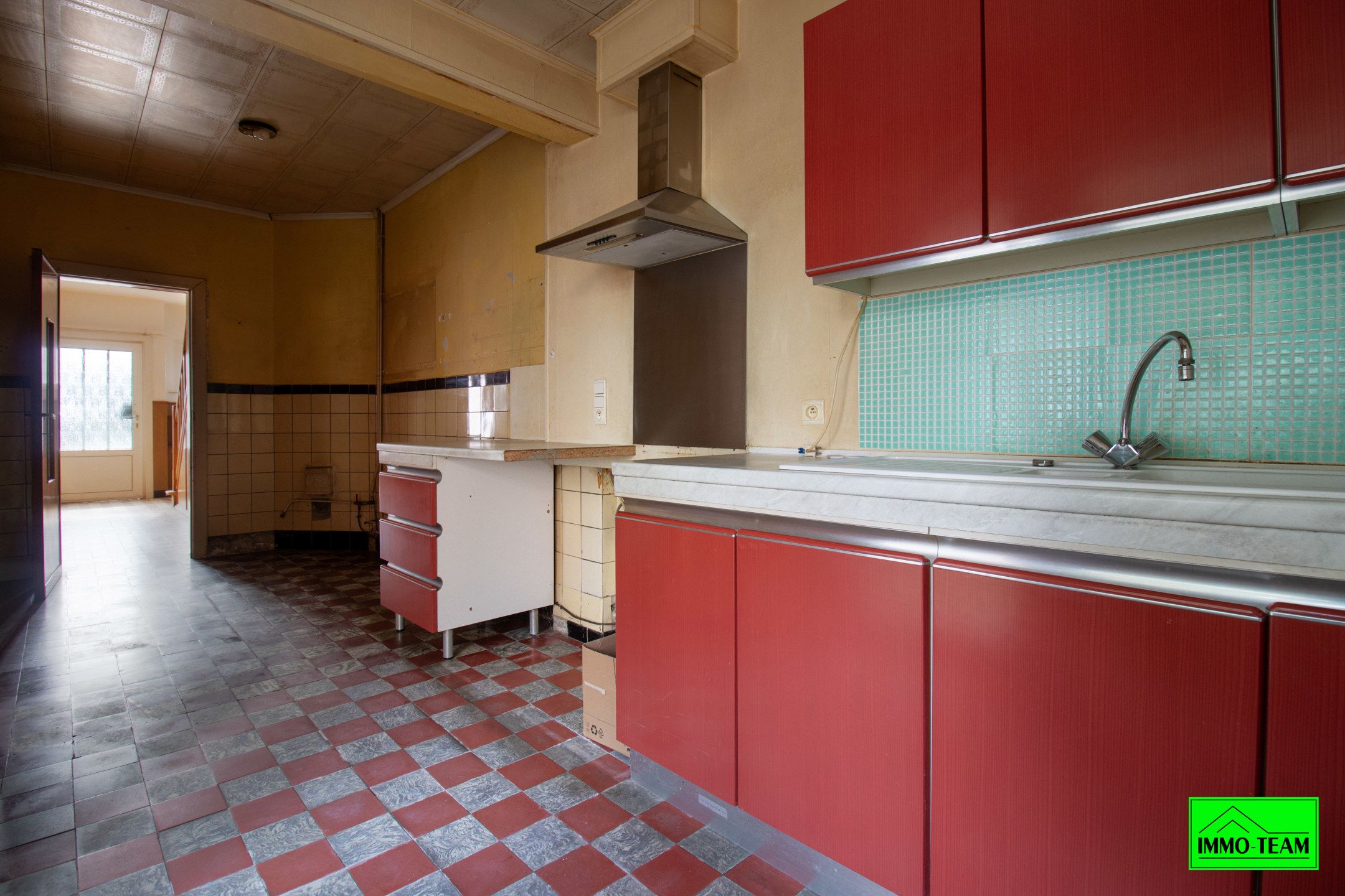 Charmante te renoveren gezinswoning  foto 7