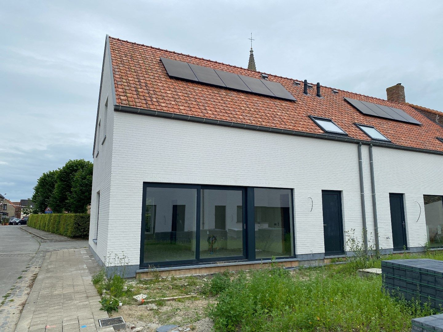 Rustig, zorgeloos en in stijl wonen onder de kerktoren in Oostvleteren foto 4