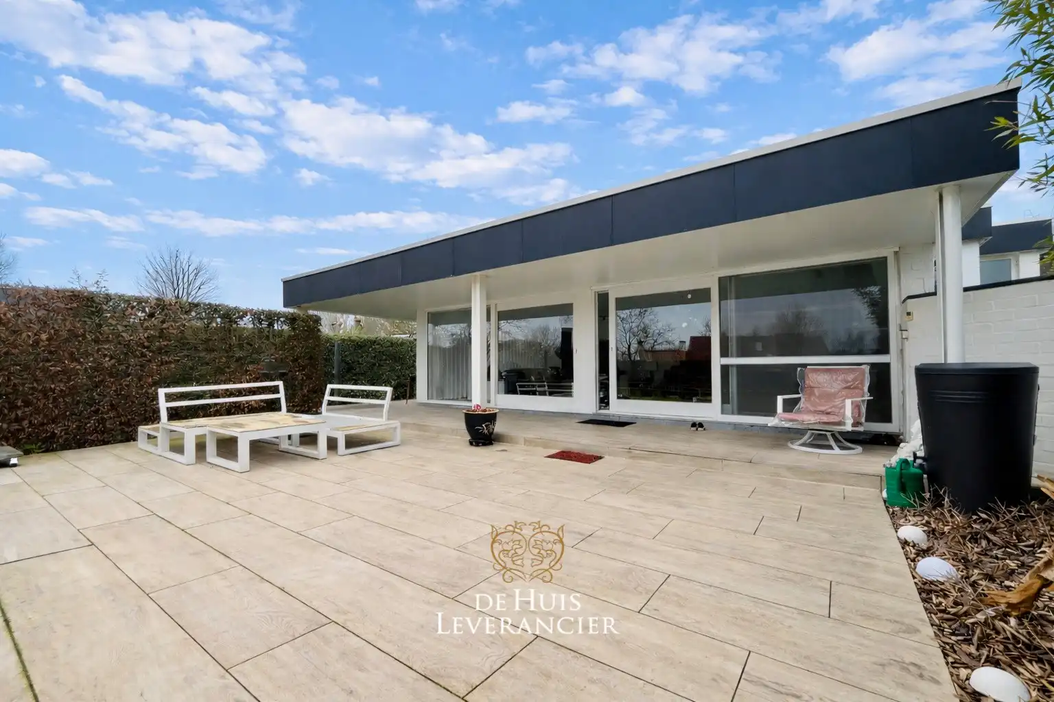 Elegante laagbouwvilla waar discrete rust, moderne uitstraling en standing versmelten in het 'Zoute' van Sint-Idesbald te koop foto 45