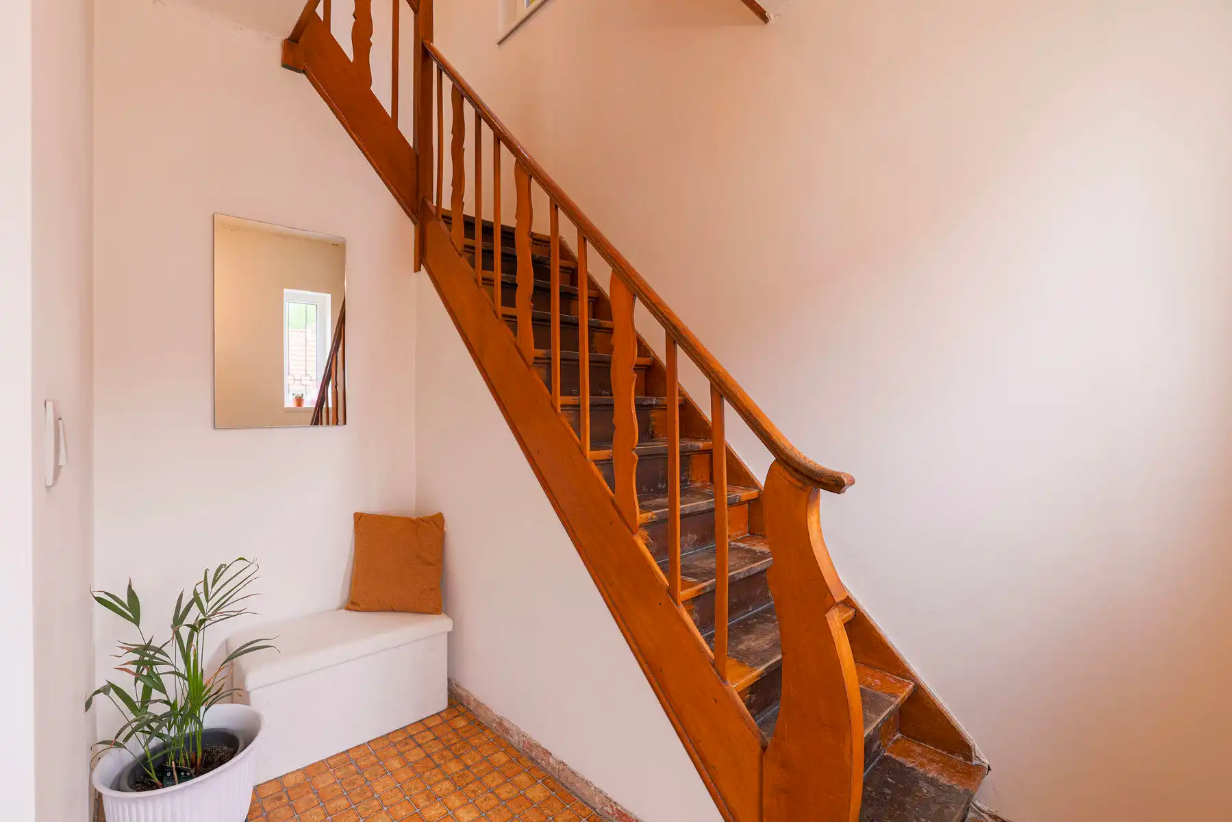 Gerenoveerde gezinswoning met 3/4 slaapkamers, garage en tuin foto 14