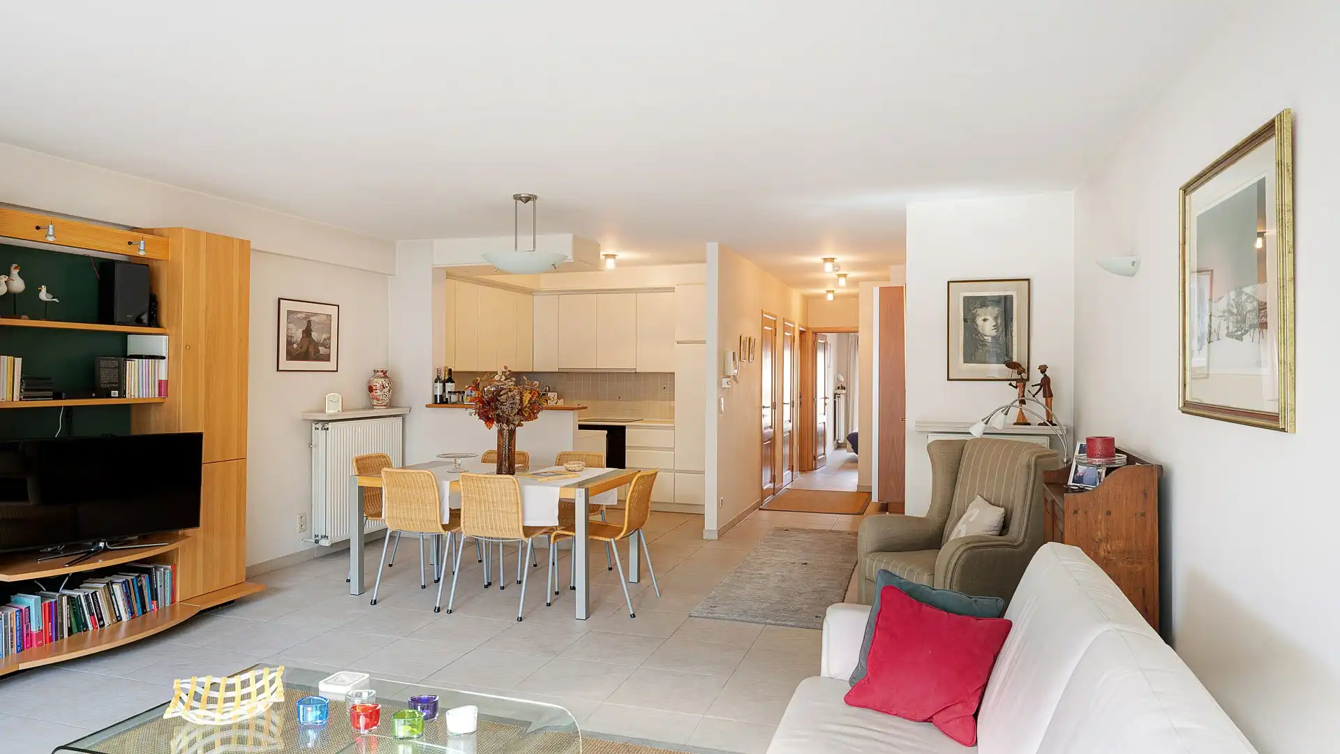 Groot twee slaapkamer appartement vlakbij het strand van Knokke foto 8