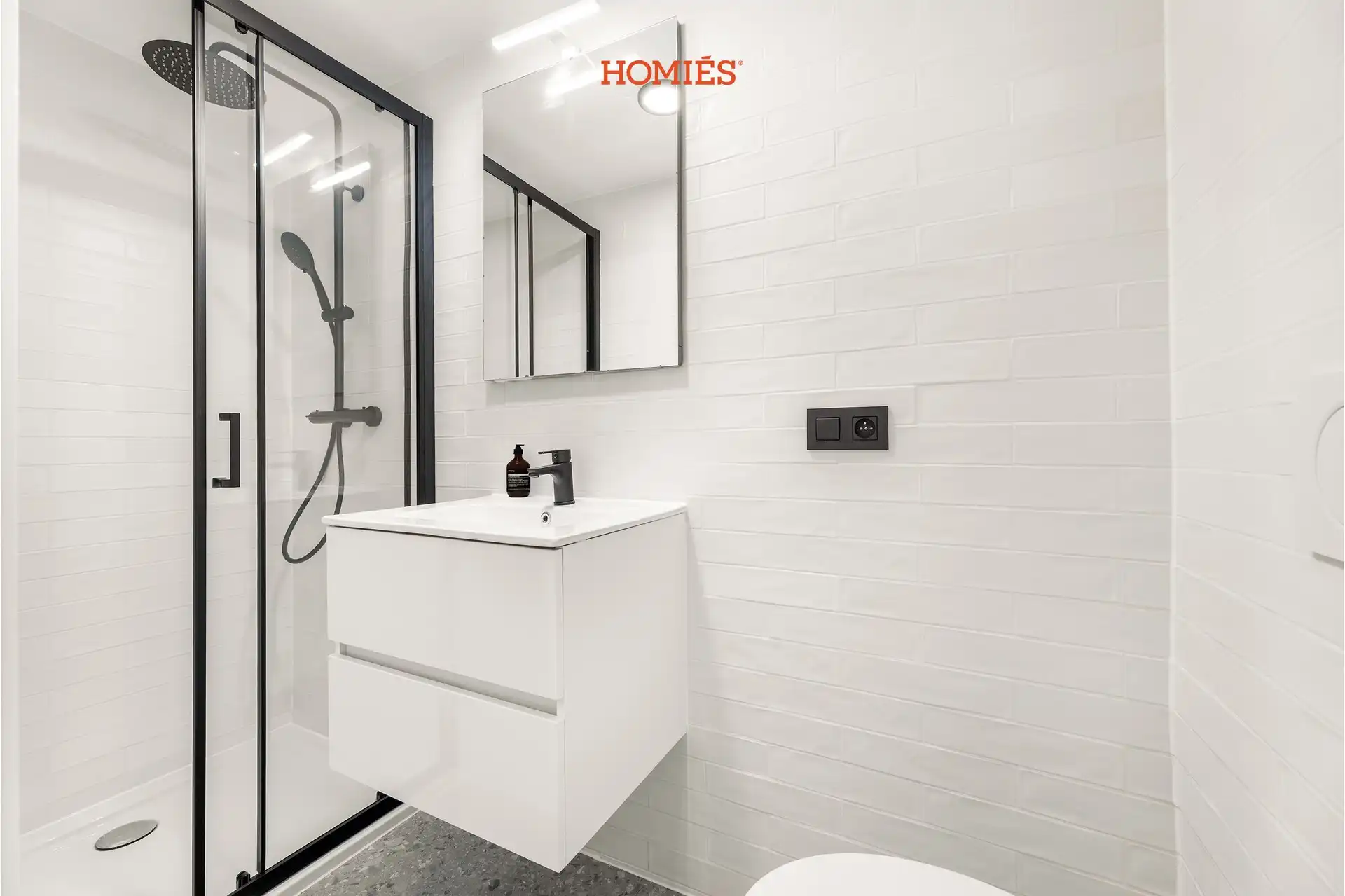 Ruime en lichtrijke studio op topligging in hartje Leuven foto 8