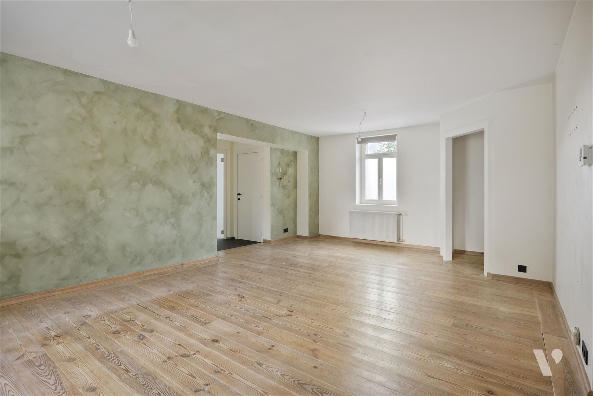 Prachtig gerenoveerde woning (279m²) met zwemvijver foto 9