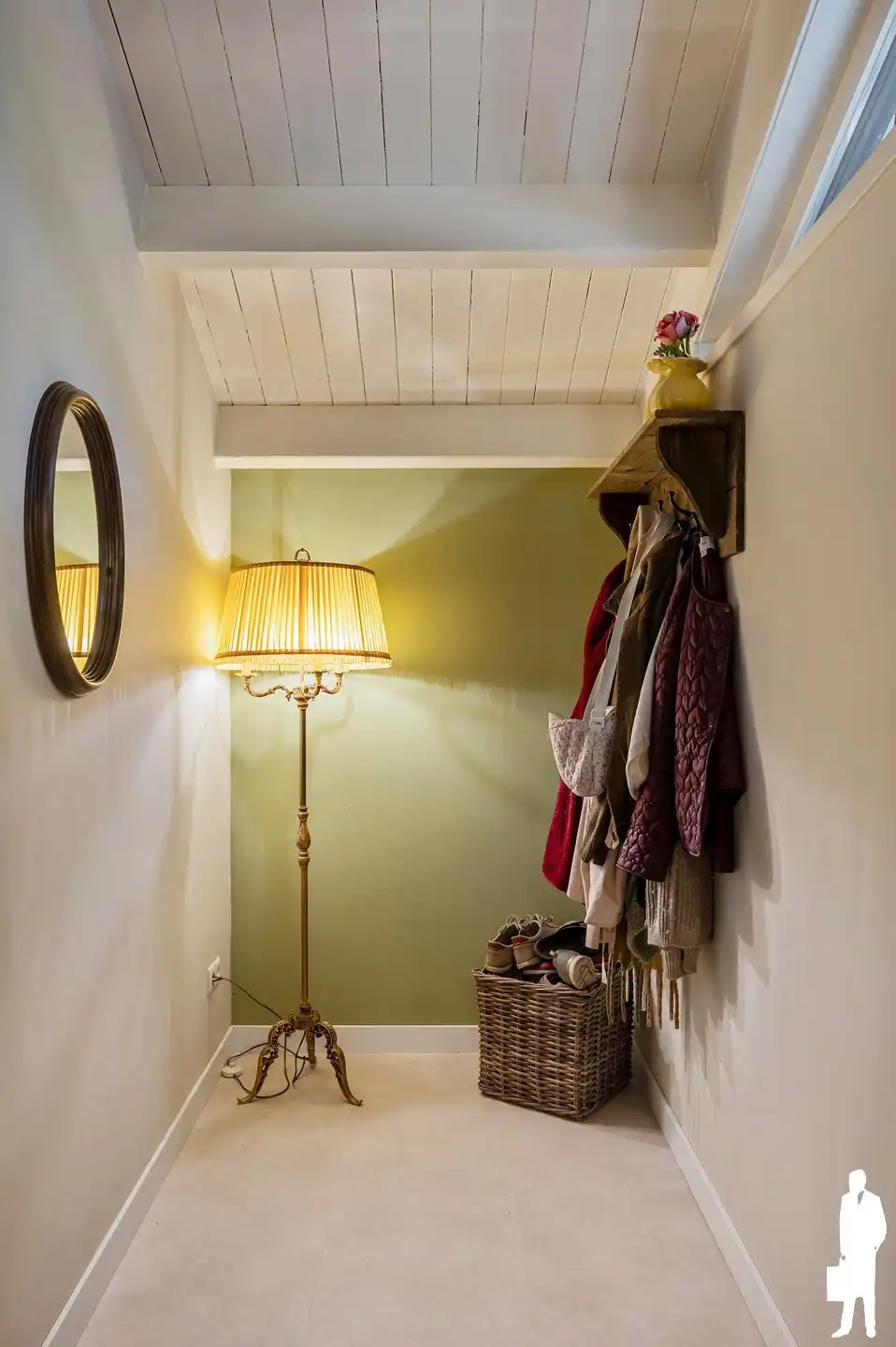 Charmante woning met volledige onderkeldering en achterliggend bos van ca. 31.493 m² foto 8