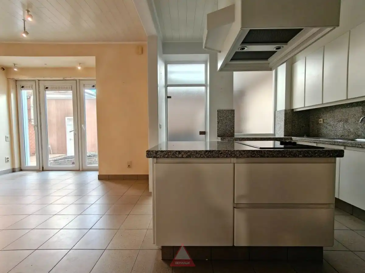 Moorslede – Veelzijdig handelspand met woonst en magazijn op commerciële ligging foto 14