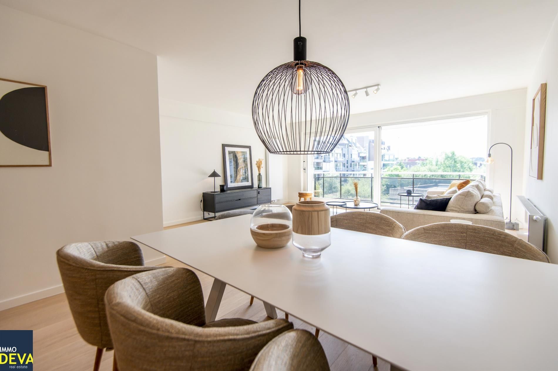 Luxueus gerenoveerd appartement met 2 zonnige terrassen en open zicht gelegen op de Dumortierlaan. foto 7