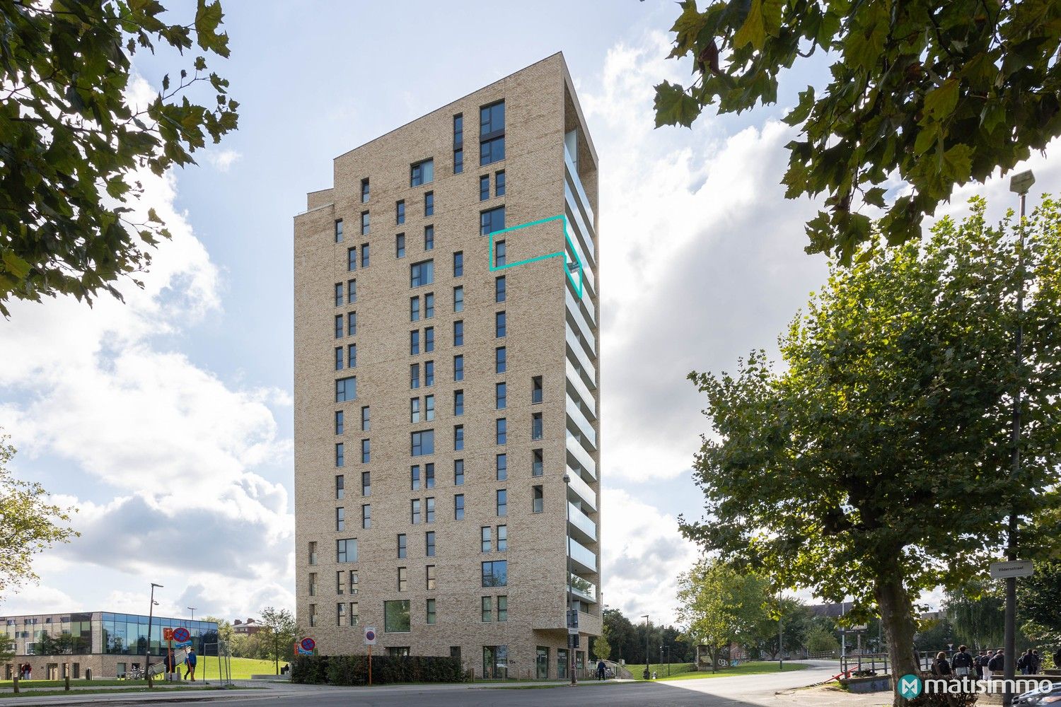 INSTAPKLAAR APPARTEMENT MET AUTOSTAANPLAATS AAN HET CENTRUM VAN HASSELT foto 1