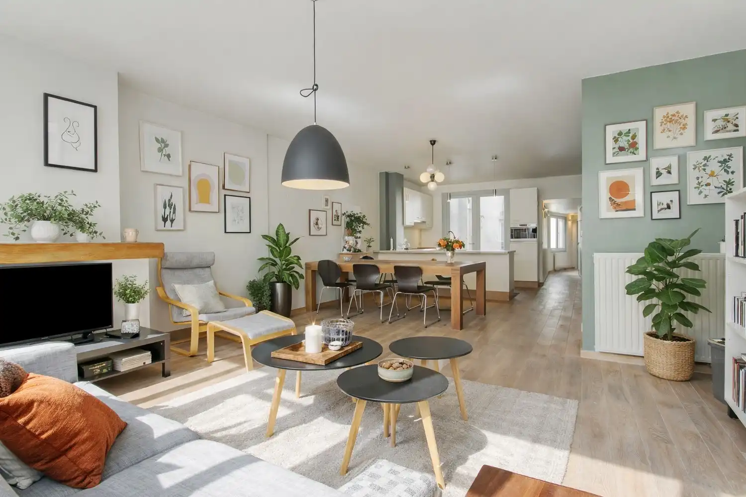 Karaktervol appartement met groot terras (20m²) in het midden van de stad aan het Karmelietenklooster en het Gravensteen. foto 2