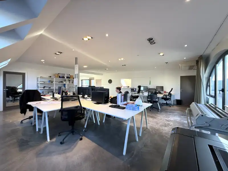 Instapklare kantoorruimte van 278 m² op commerciële topligging – Erpe-Mere foto 5