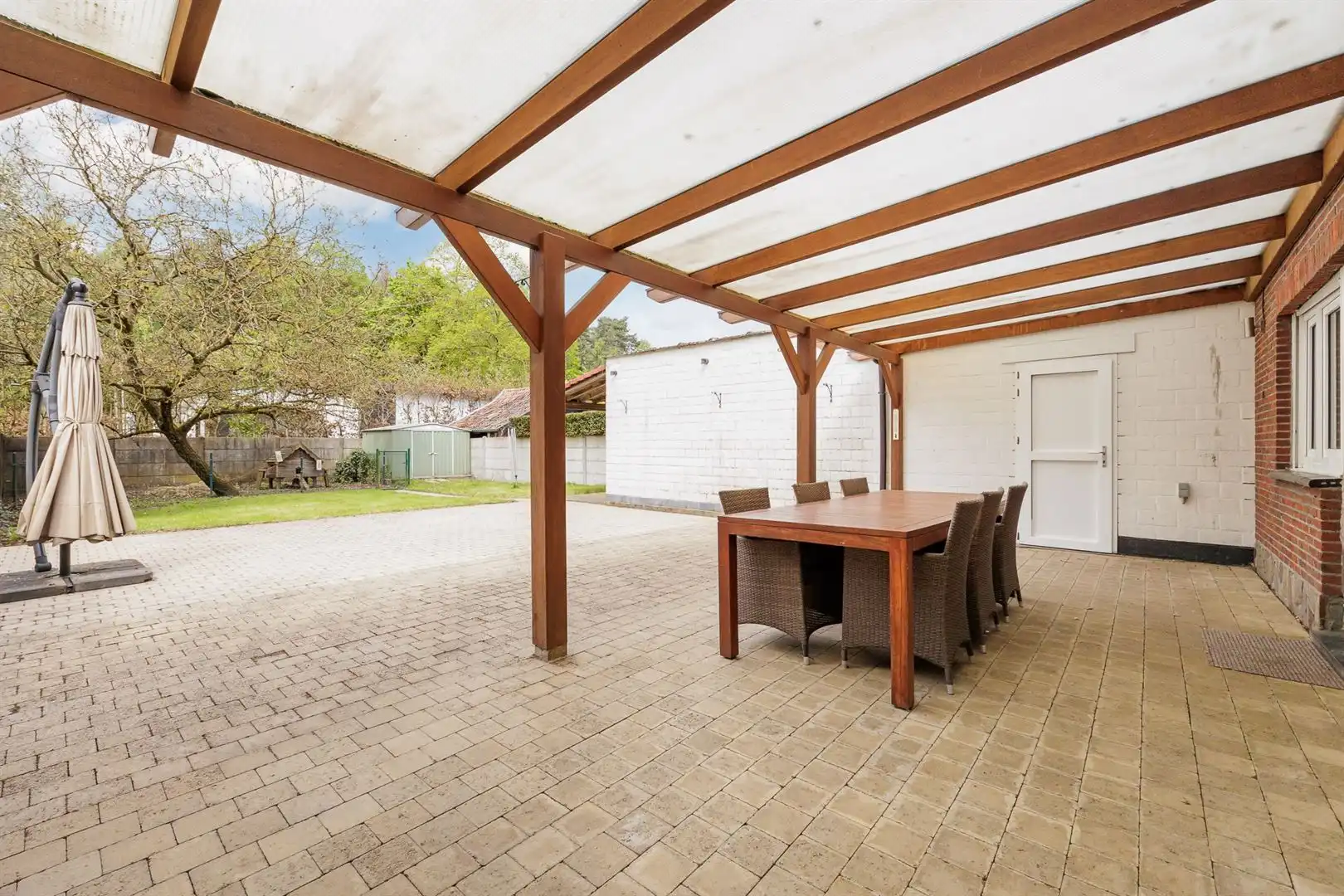 Ruime, lichte woning met garage & oprit op centrale ligging foto 11