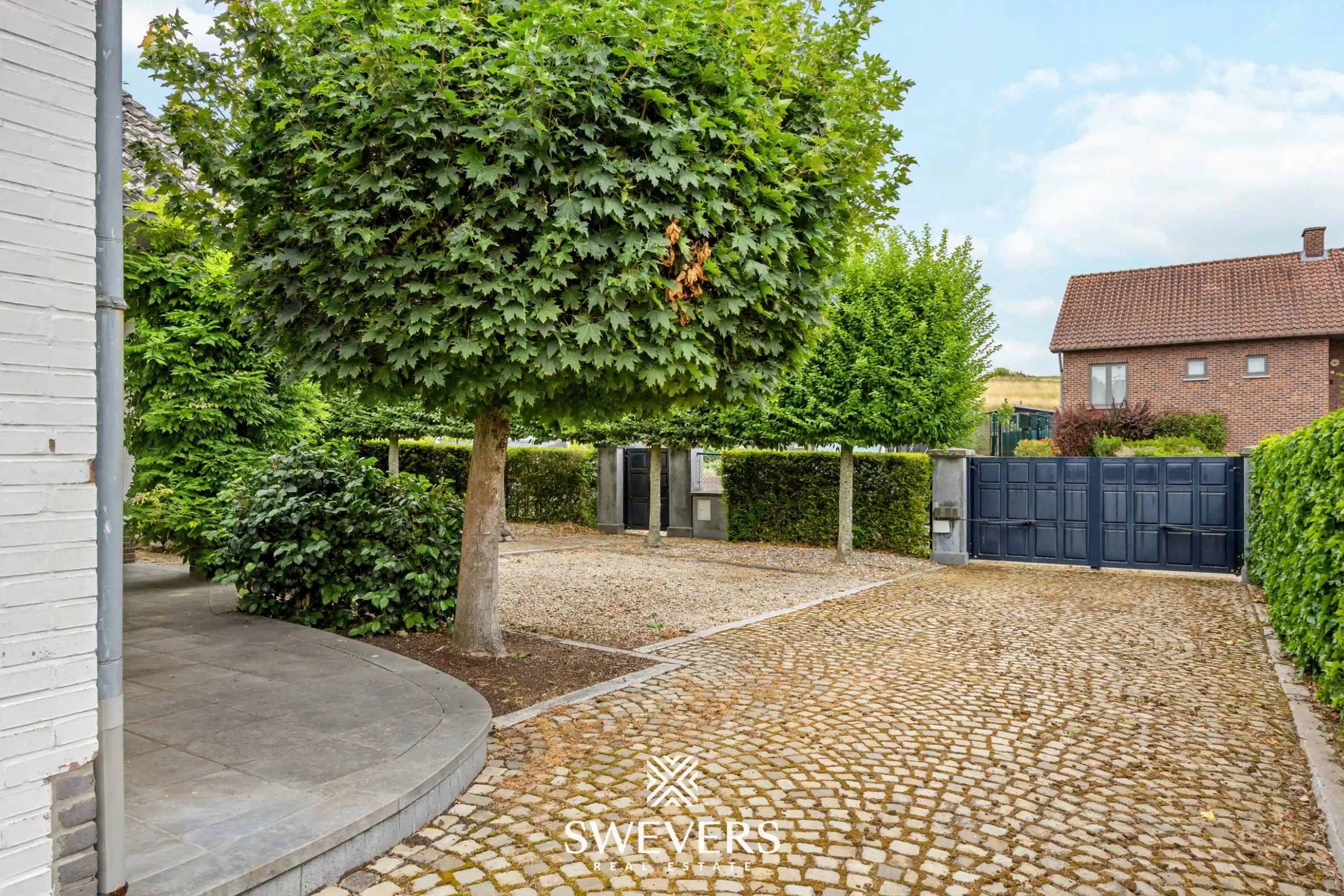 Ruime woning met zwembad in rustige straat te Borgloon foto 34