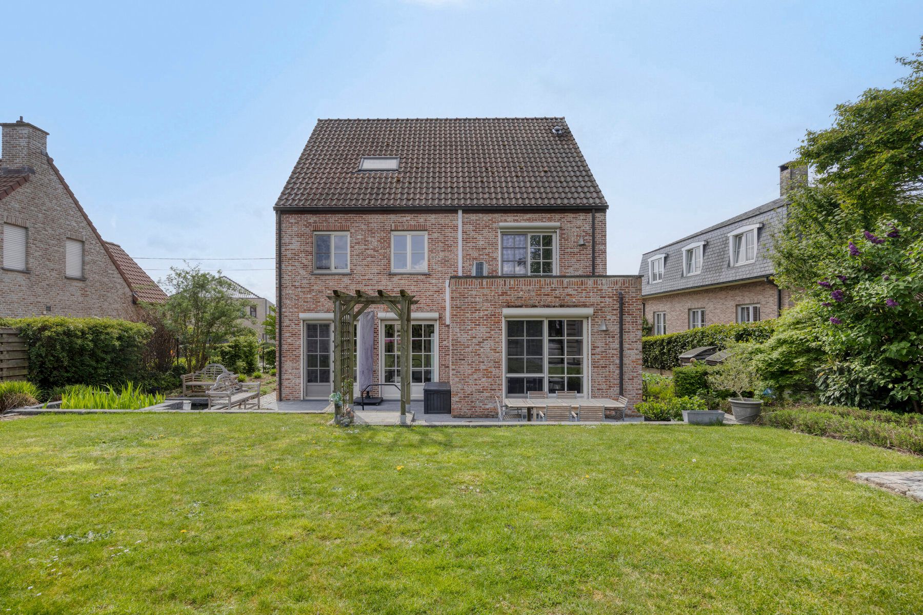 Prachtige Kwadraat villa te Meerbeek foto 2