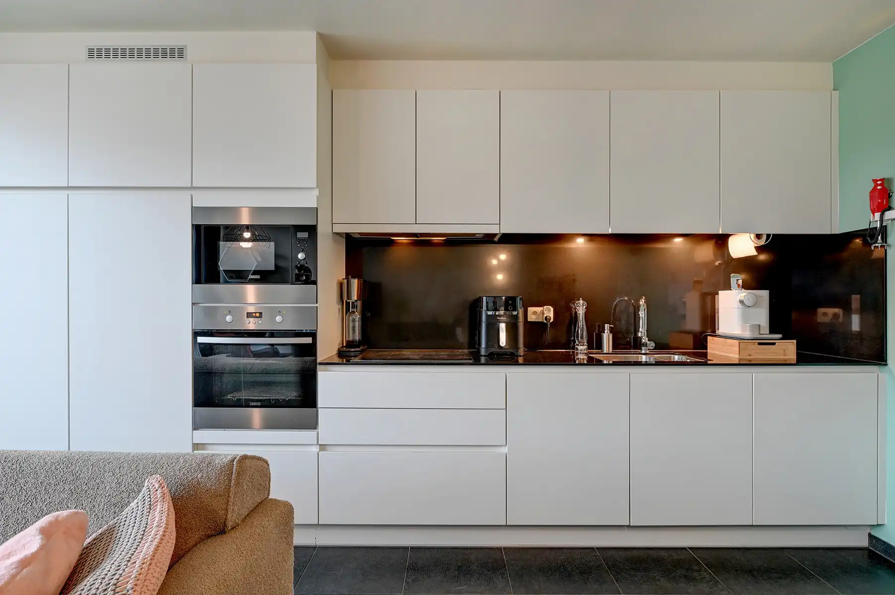 Lichtrijk 2 slpk appartement met zuidgericht terras op een toplocatie!! foto 8