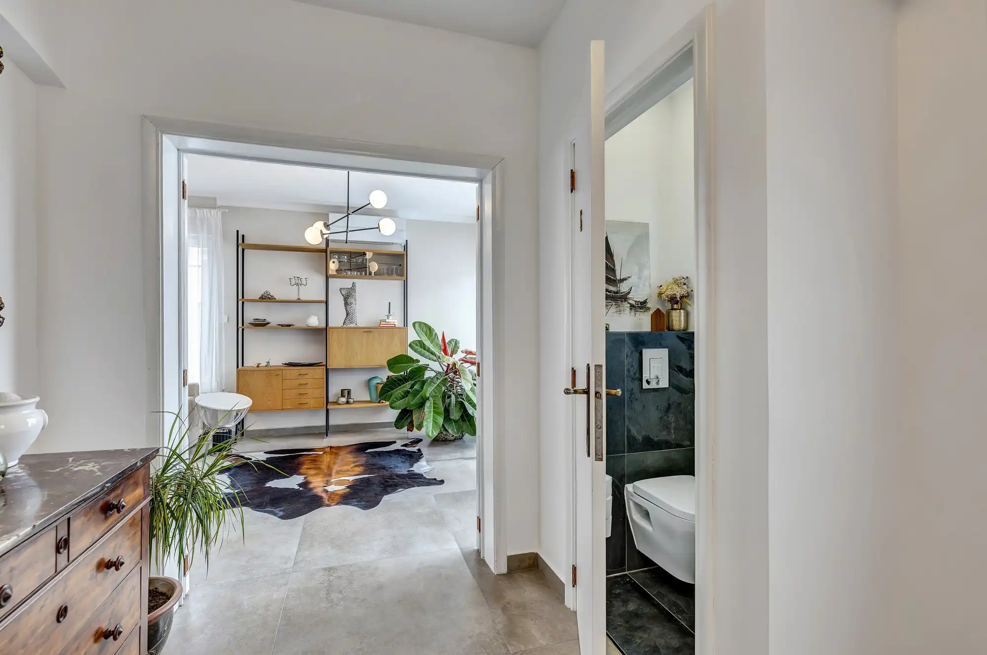 Gerenoveerde woning met 4 slpks op strategische locatie! foto 4