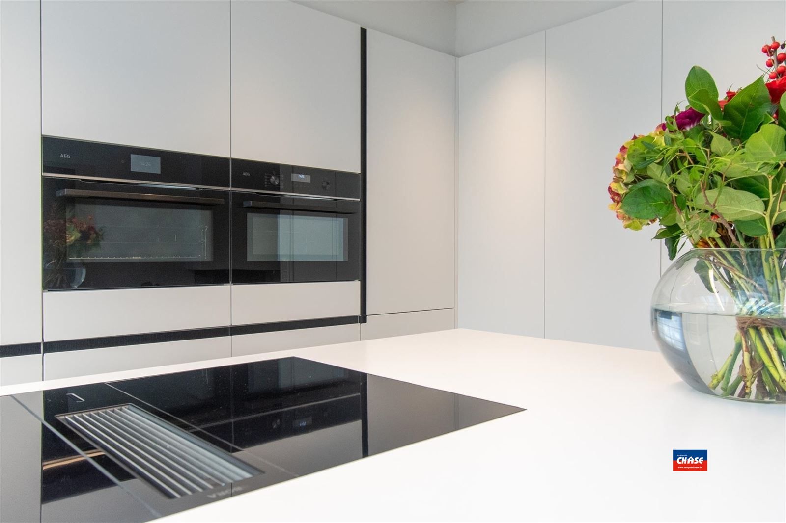 Prachtig gerenoveerde gezinswoning met zonnepanelen foto 8