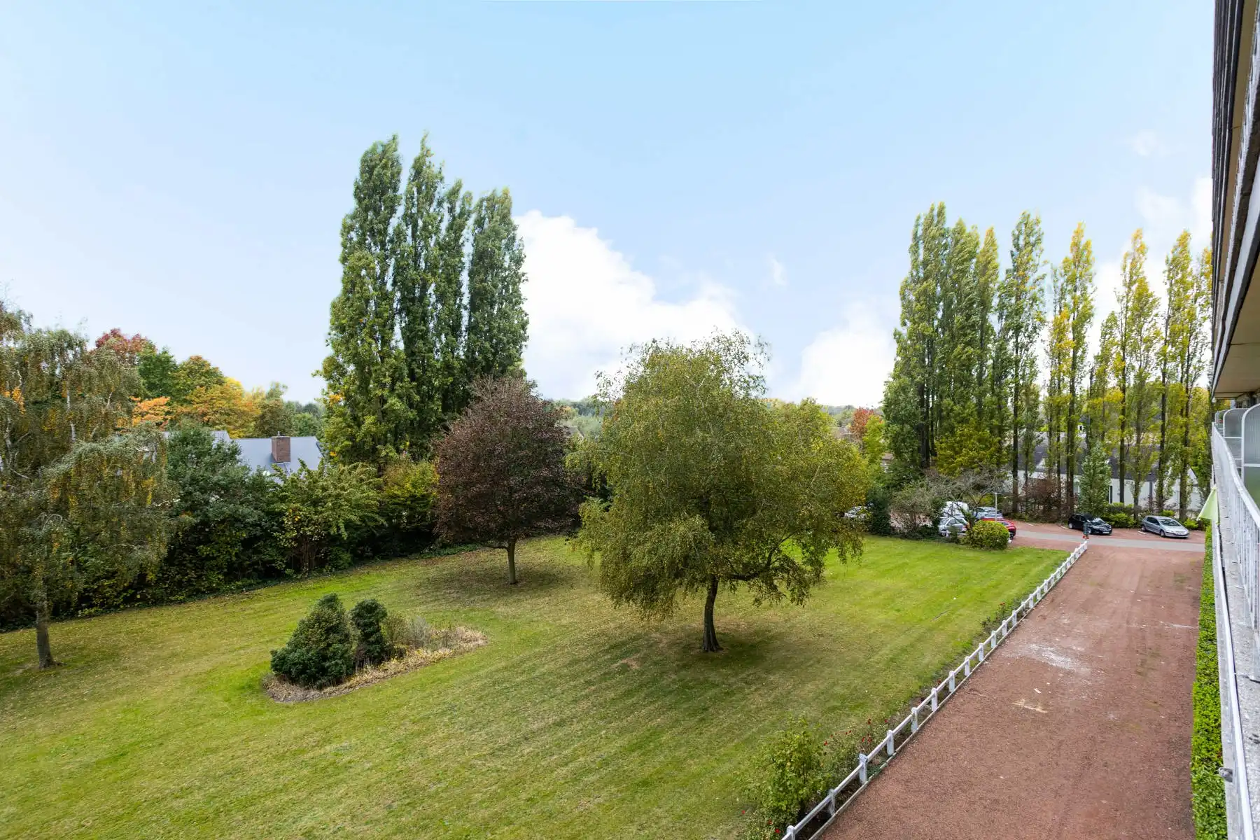 Instapklaar appartement met terras en prachtig uitzicht! foto 31
