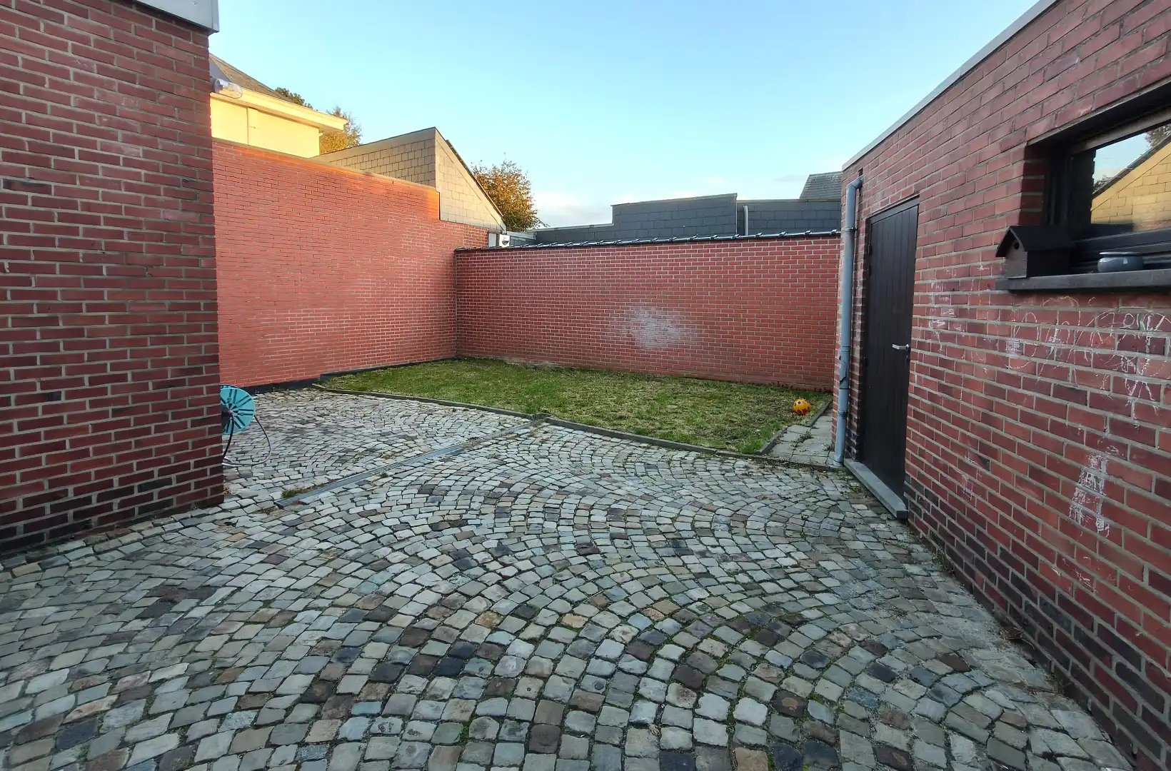 MOOIE WONING MET GARAGE EN TUINTJE foto 5