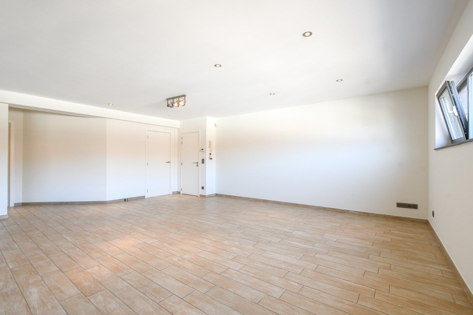 Volledig gerenoveerd appartement met terras te koop in Klemskerke (De Haan) foto 10