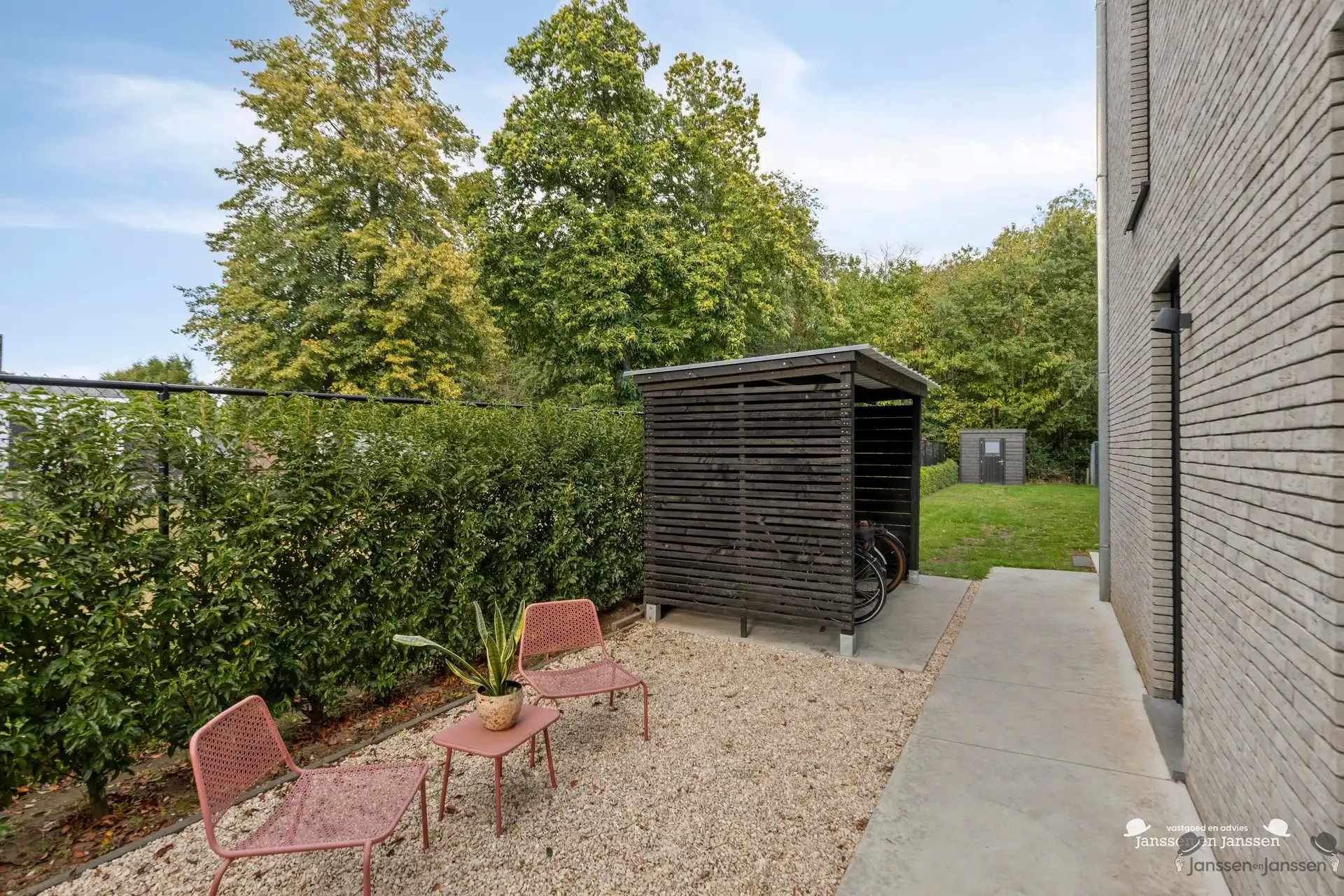 Moderne halfopen bebouwing uit 2024 met hoogwaardige afwerking foto 24